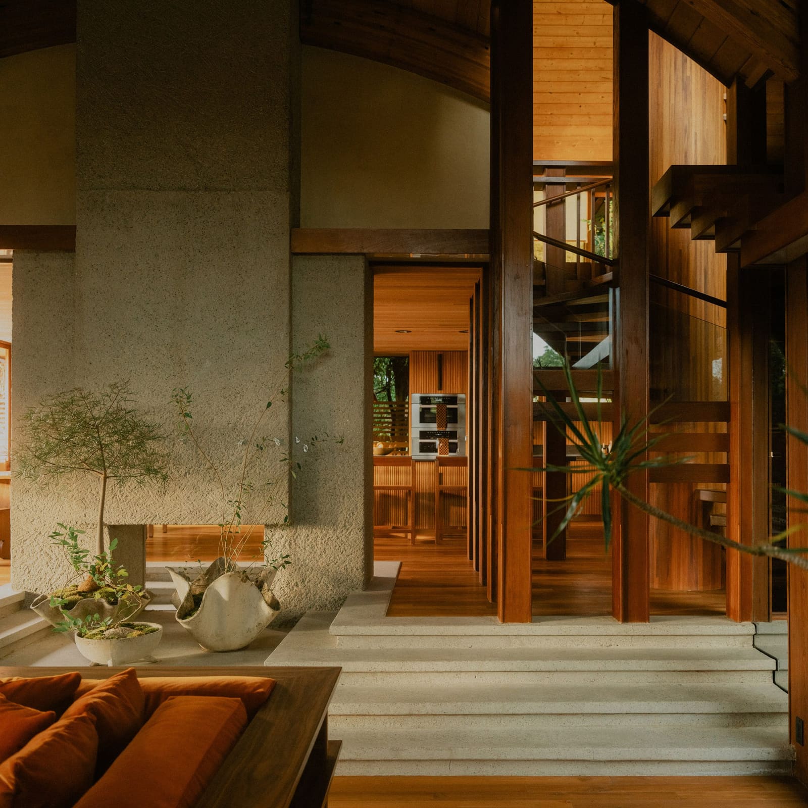 How a 1970s Arched Residence Became a Laboratory for Material Circularity