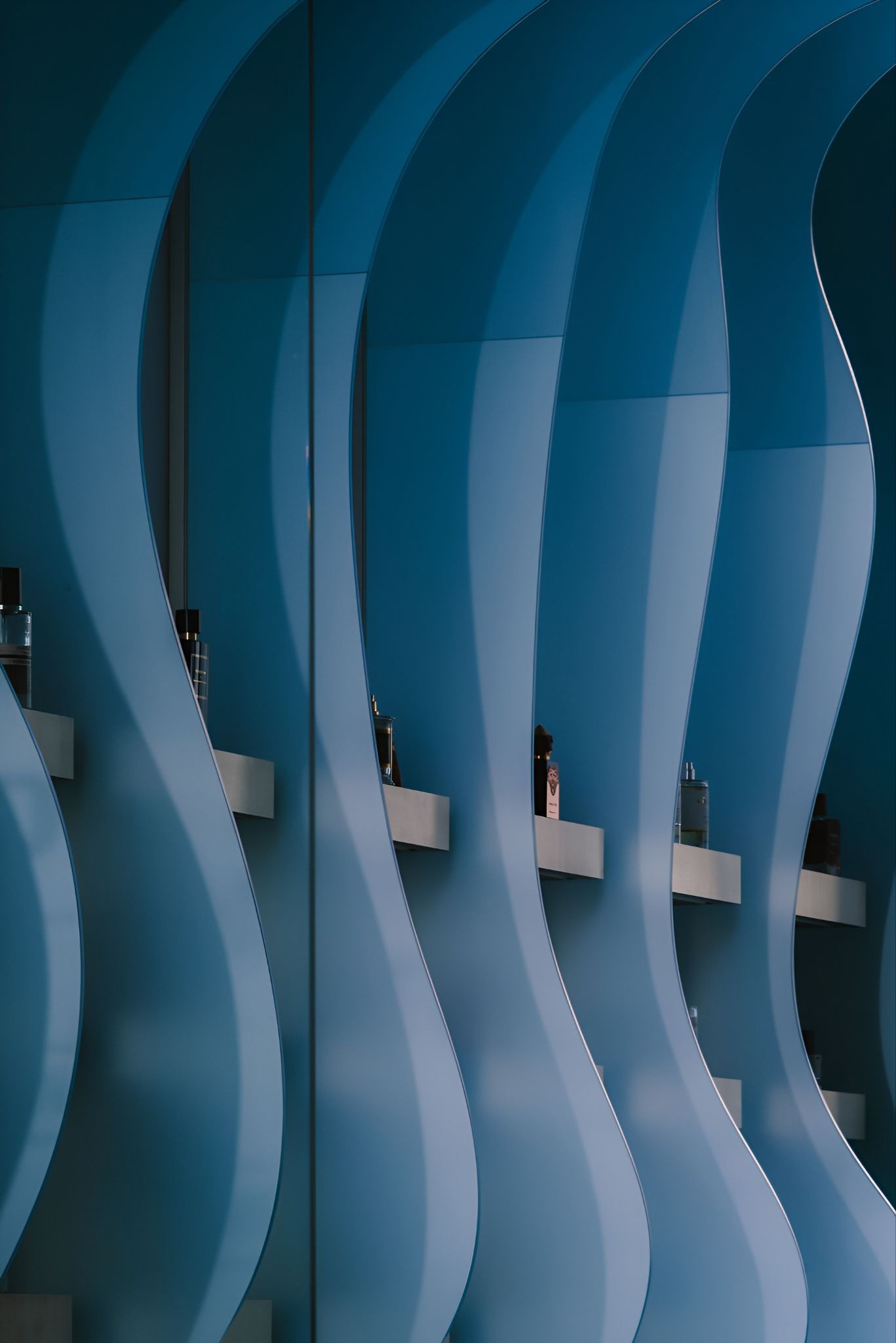 The Scented Architecture: Impressium at Mysia 3, A Masterpiece of Industrial Minimalism