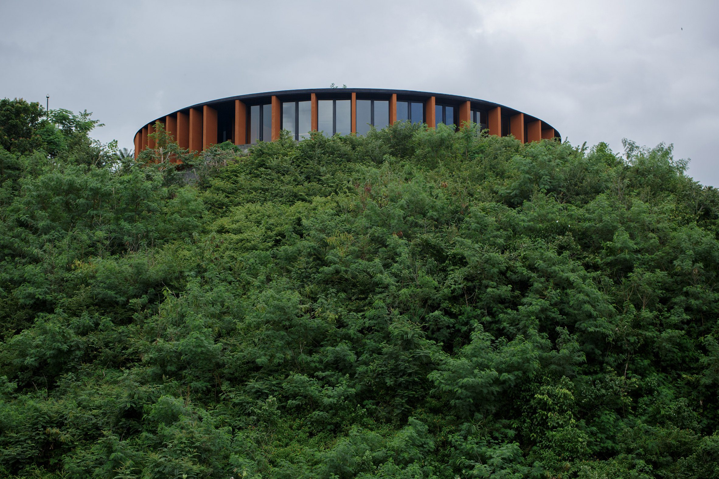 Between Earth And Sky: House Kala Shapes A Circular Retreat In Bali