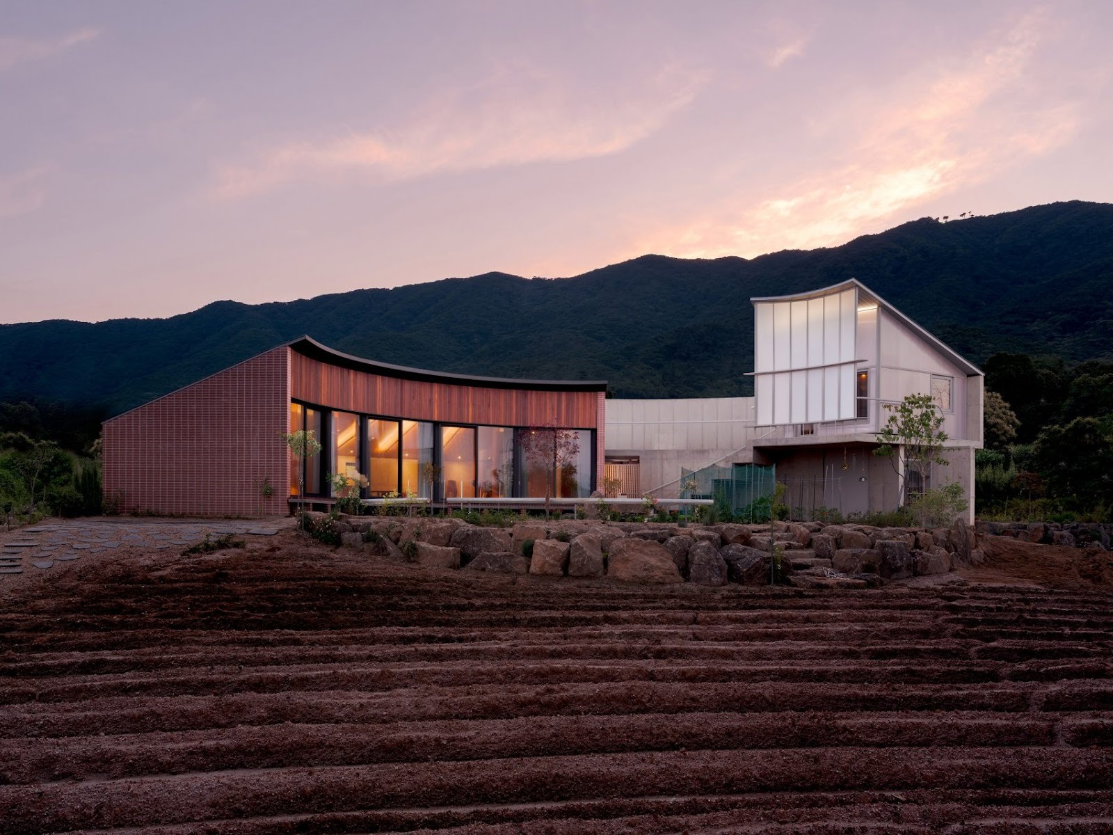 Pojeon House by Sukchulmok and BRBB Architects Reinterprets Korean Domesticity Through Space, Distance and Stillness