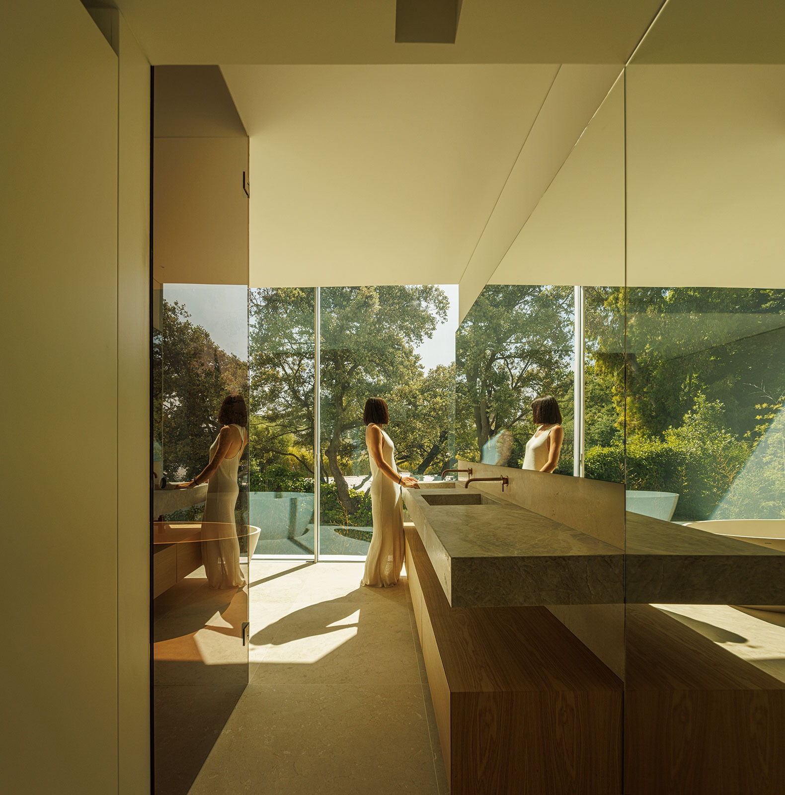 Mastering the Infinite Cantilever within the Serene Landscape of Spain