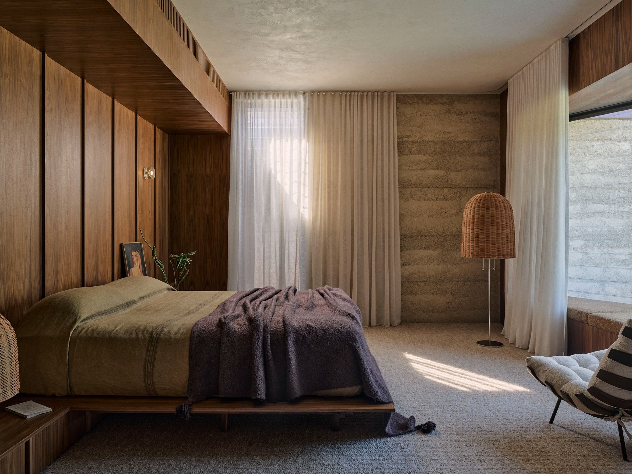 Finca Talluca: A Currumbin Valley Retreat Where Brutalism Meets Midcentury Poise