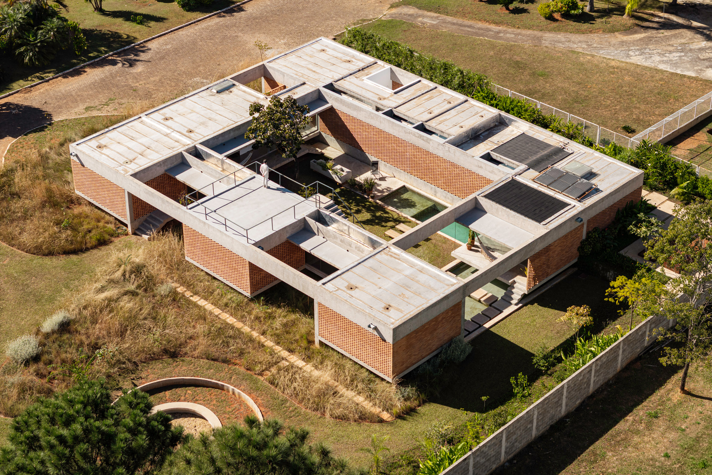 A Grid Against The Landscape: The Measured Calm Of Casa Tupin