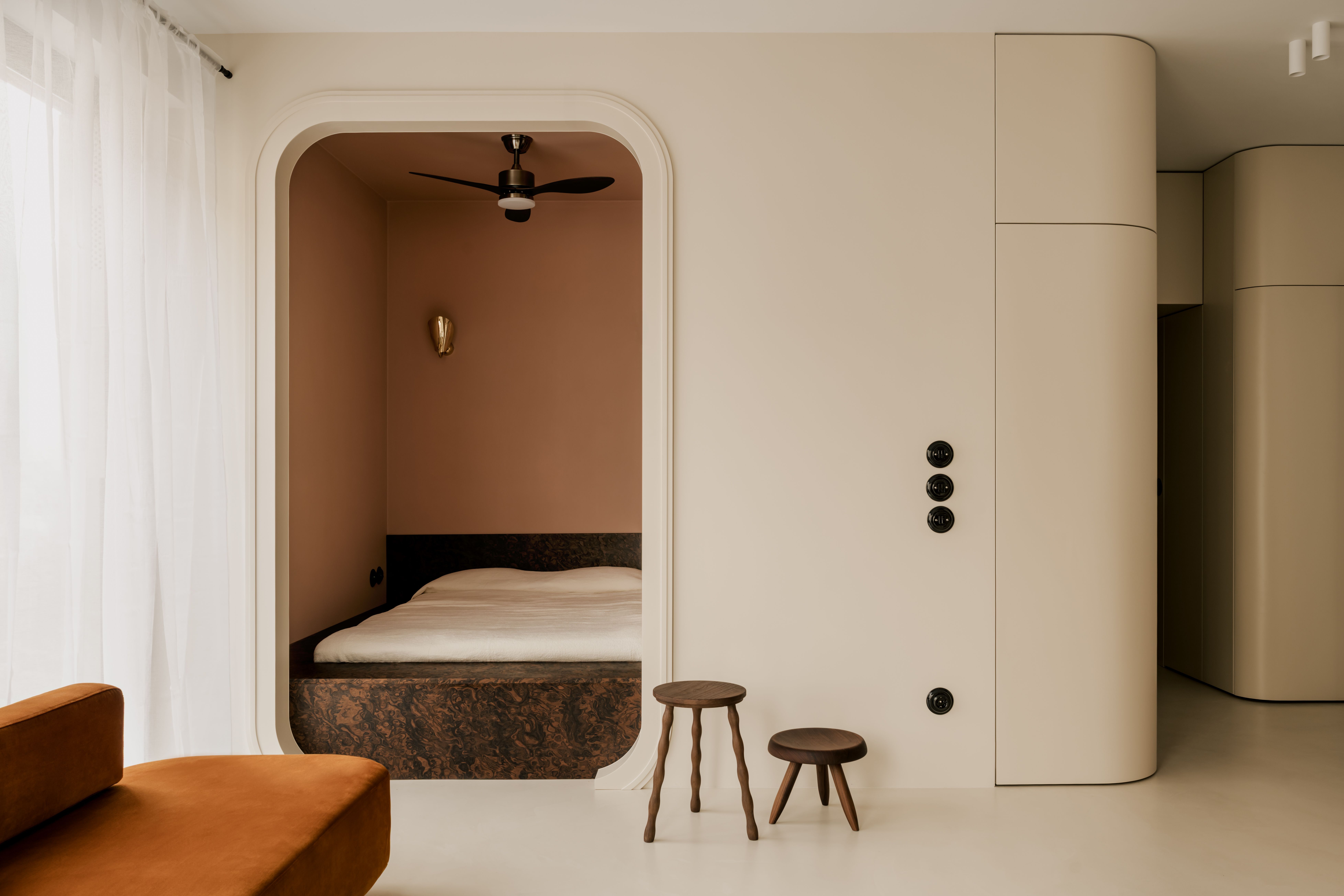 When the Bedroom Moves Into the Kitchen: Rethinking 34 Square Meters in Warsaw