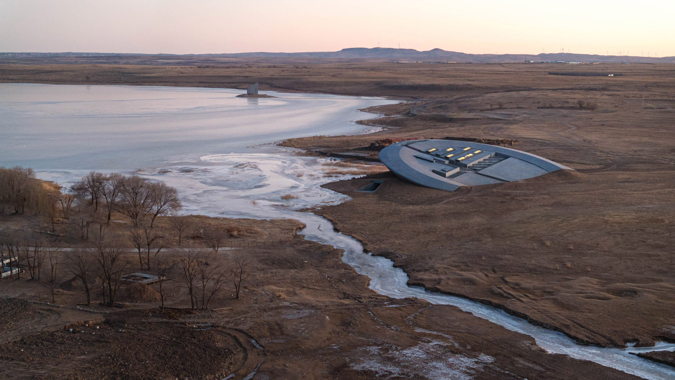 Prairie Ark: The UFO On The Grasslands That Reimagines Architecture As Landscape
