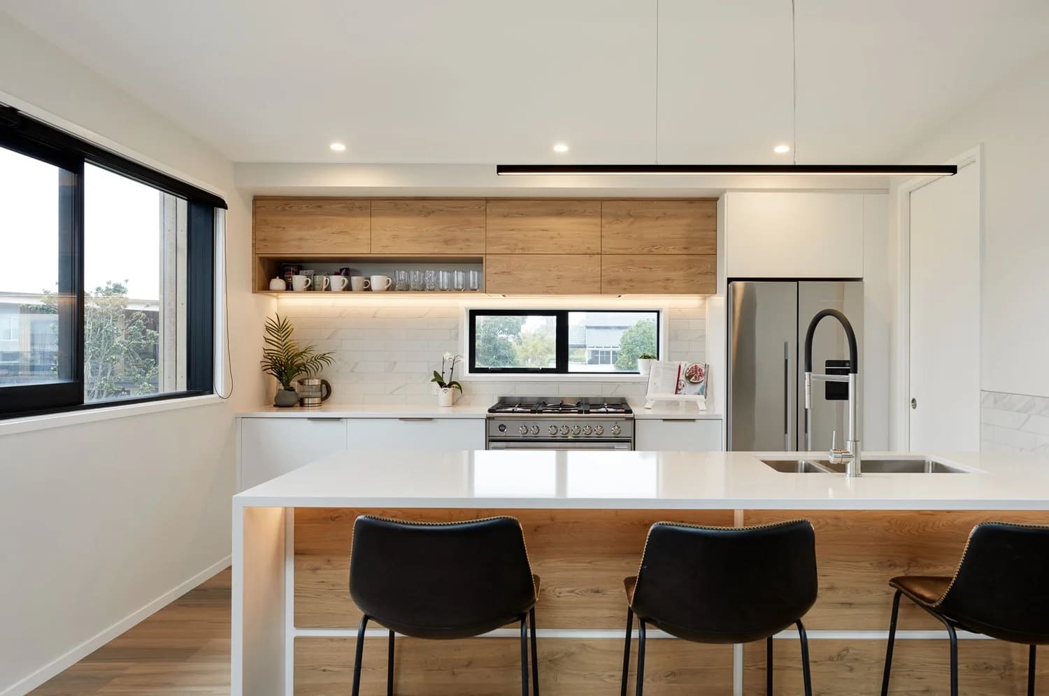 Otira Close: An Architectural Retreat Overlooking Lake Wakatipu