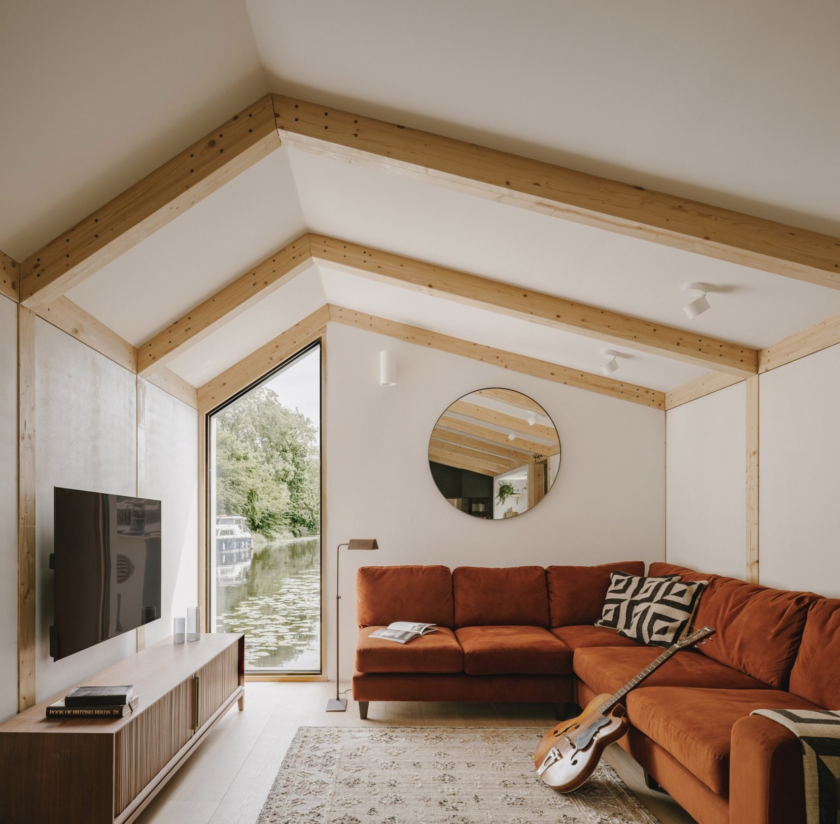 Amphibious Luxury: TiggColl Anchors a New Domestic Typology with the Float House