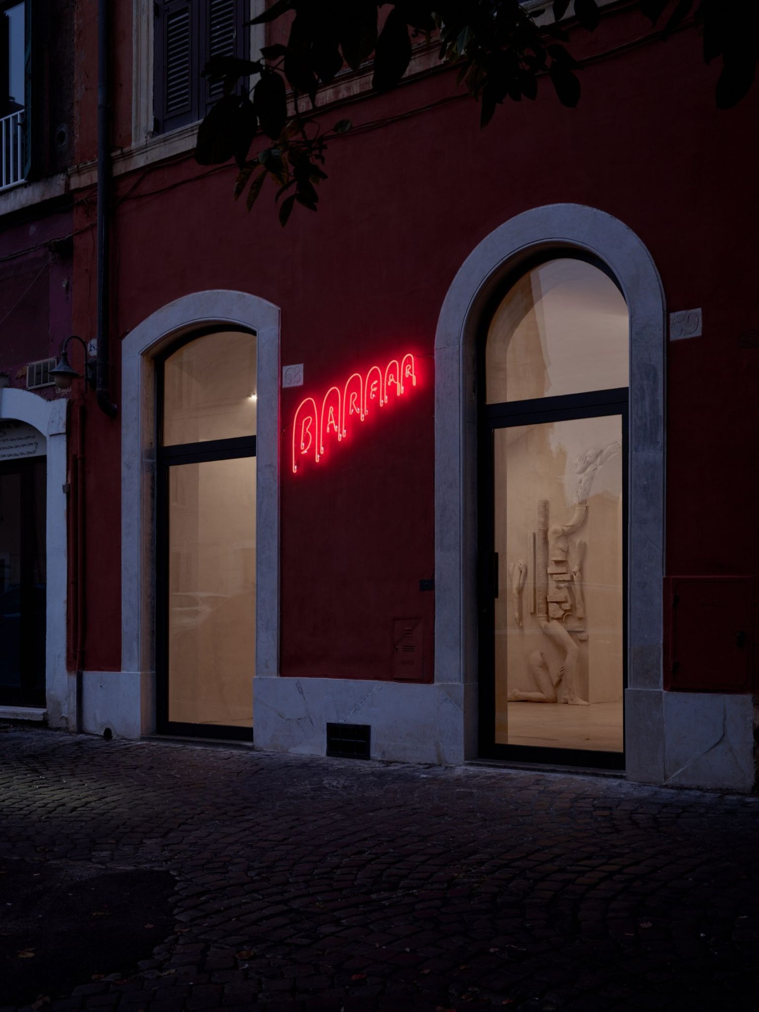 The Fleeting Stage: Studio Strato Scripts a Chromatic Interlude at Bar Far