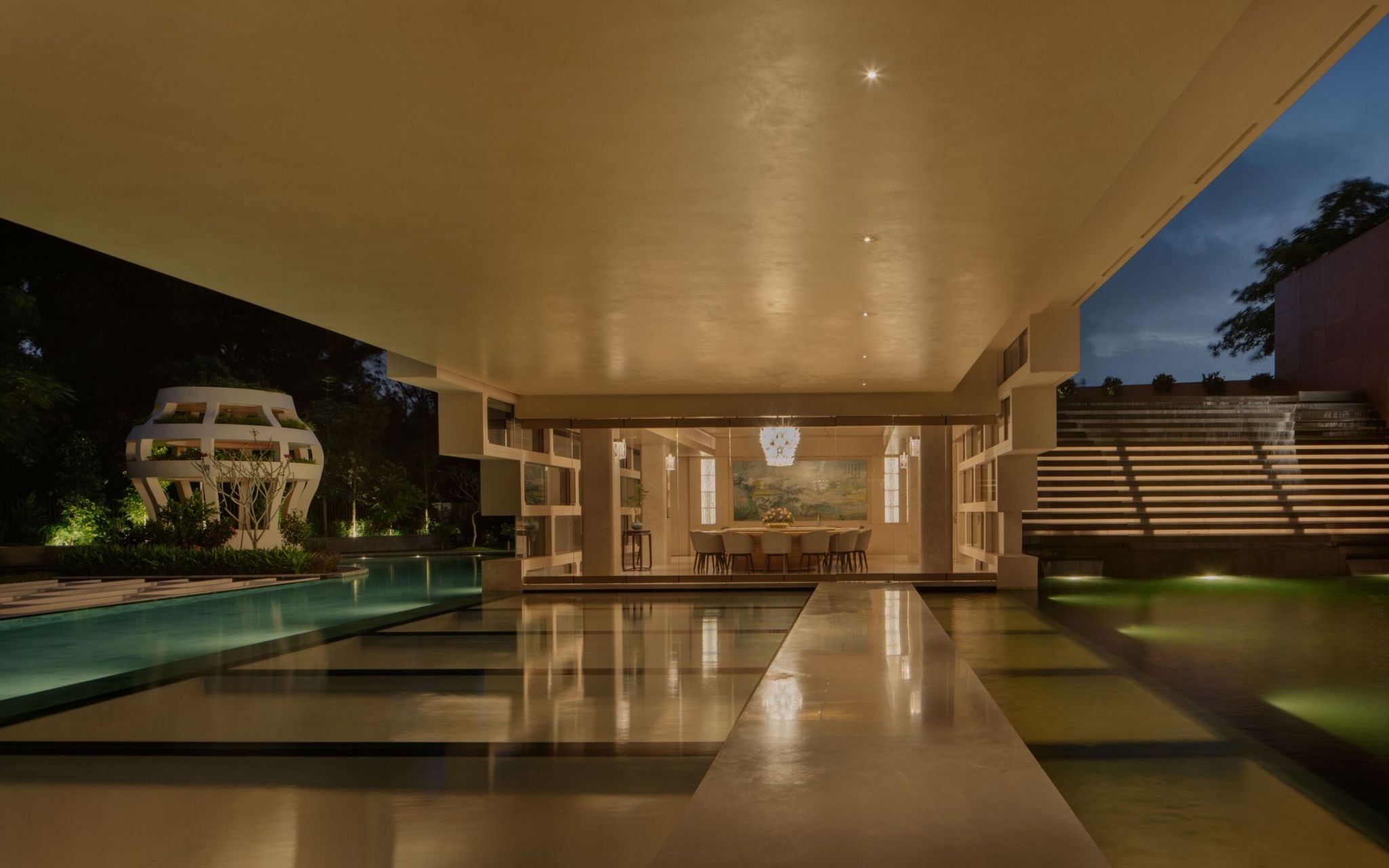 Framing Harmony: The Moongate House by Chang Architects is a Poetic Journey Through Circles
