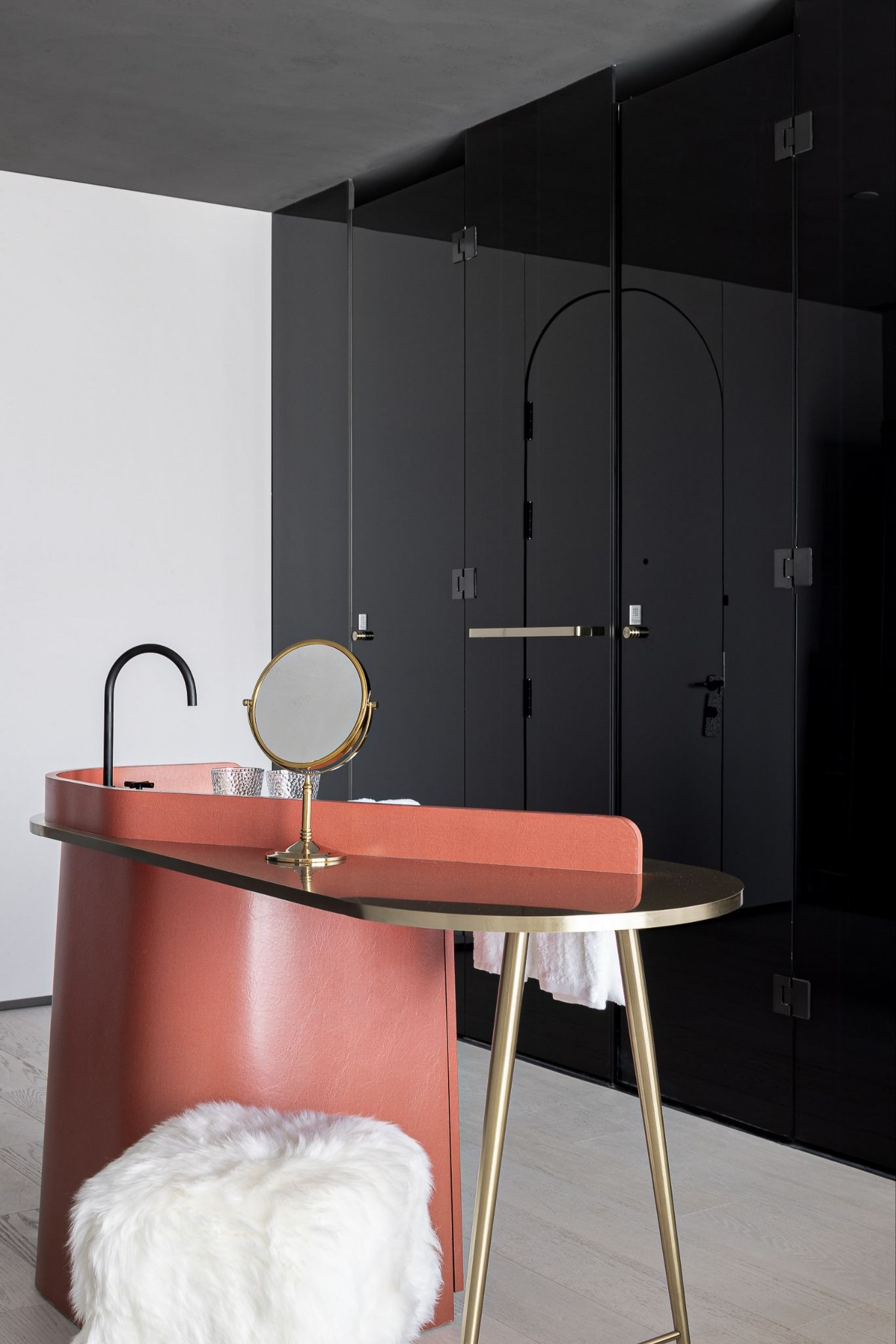 Sonmei Hotel: Where Minimalism Meets Fluid Geometry in Shenzhen's Urban Landscape