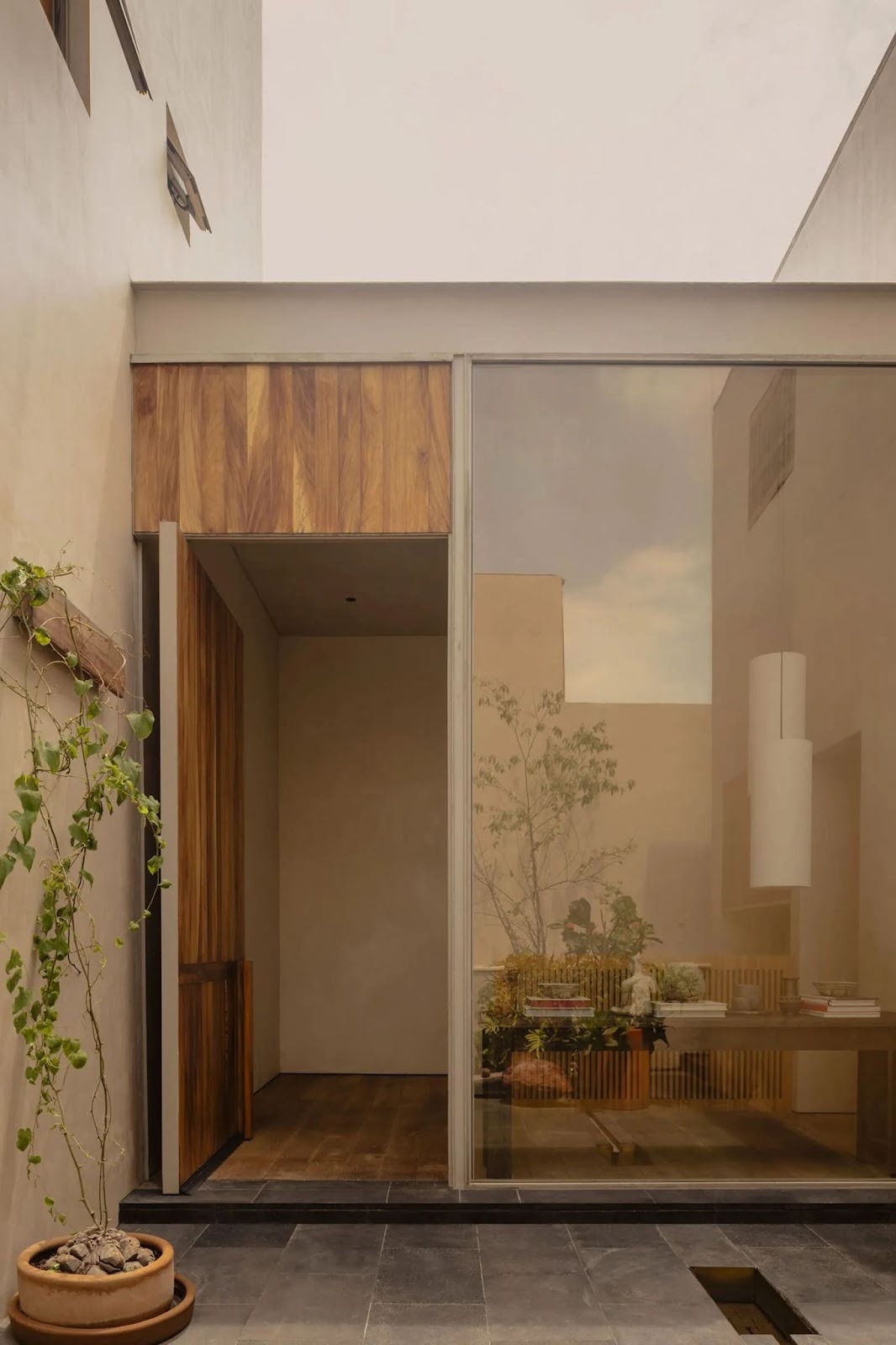 The Rhythmic Excavation: Taller Héctor Barroso Sculpts Silence at Casa Cañada