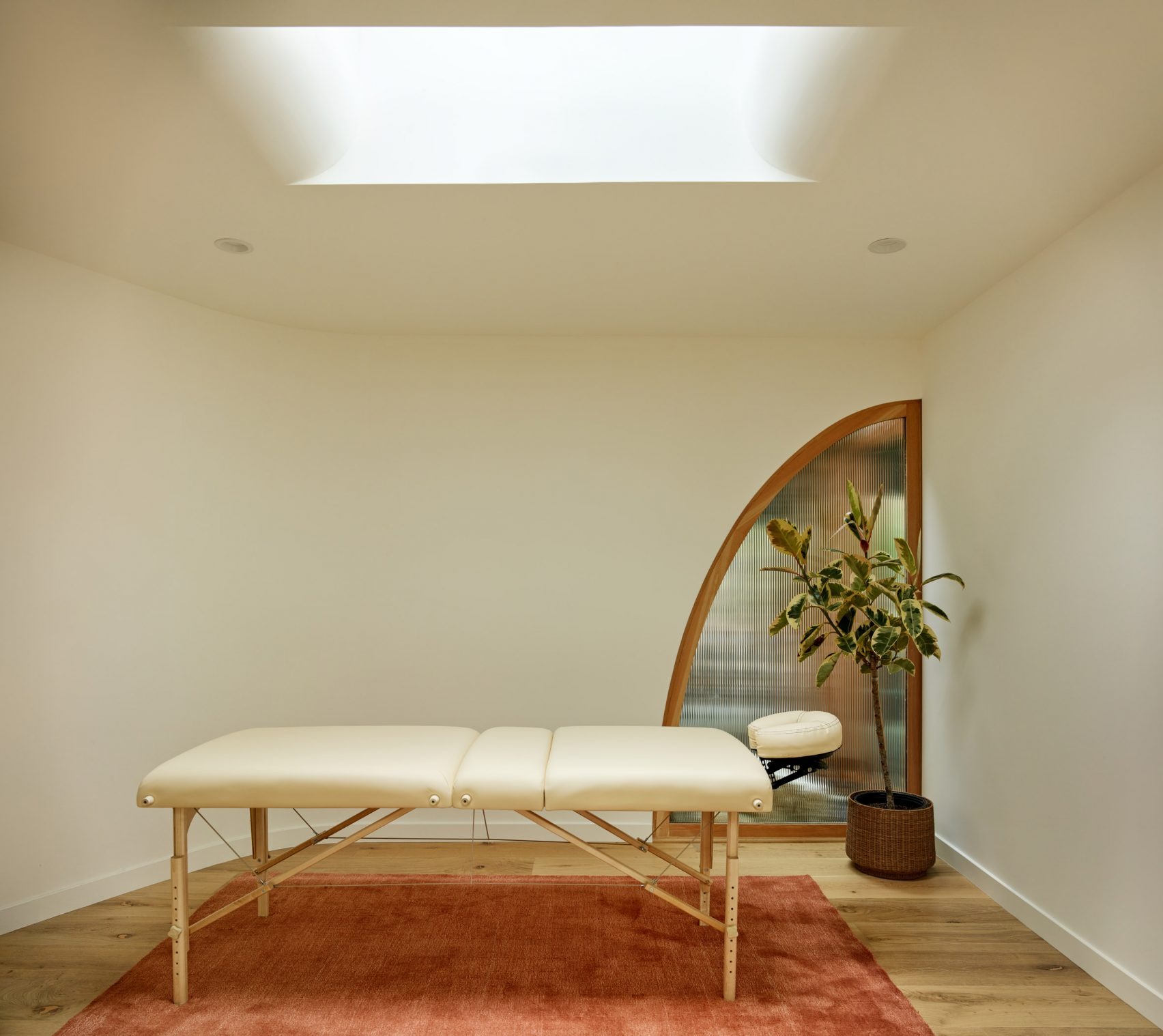 Cover Architecture Breathes New Oxygen into a Dormant Pasadena Post-and-Beam
