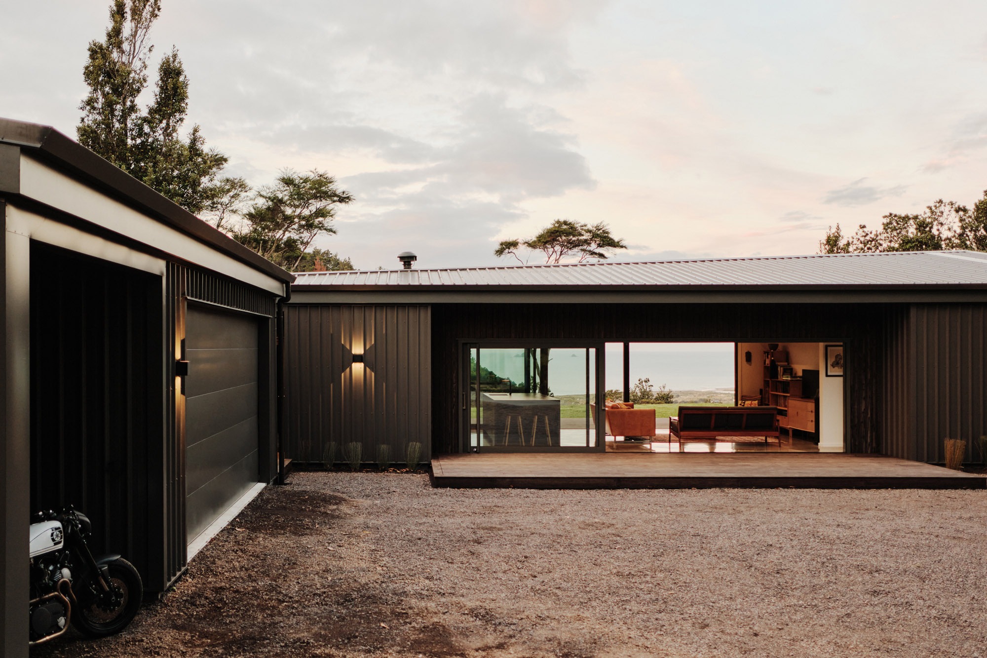 Arkhē’s Kokako Heights Defines Durable, Low-Energy Living on the Edge