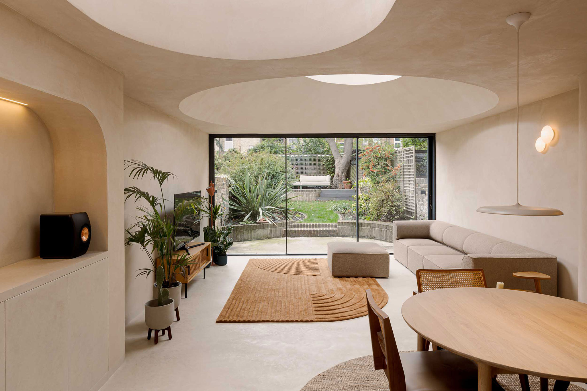 Top Picks - 7 Dome-ceiling Houses That Redefine Architectural Space