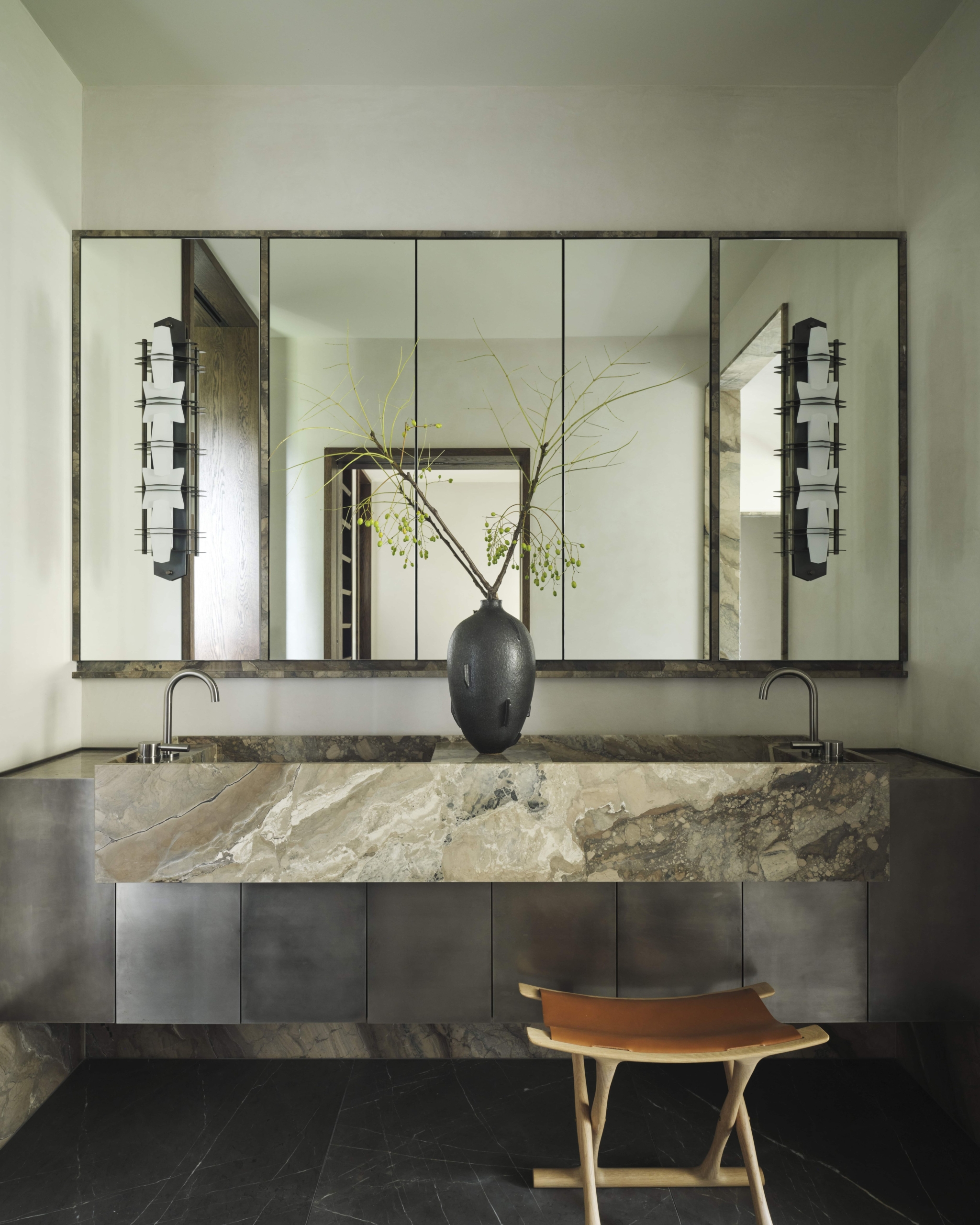 Top Picks - 6 Bathrooms Designed As Architectural Retreats