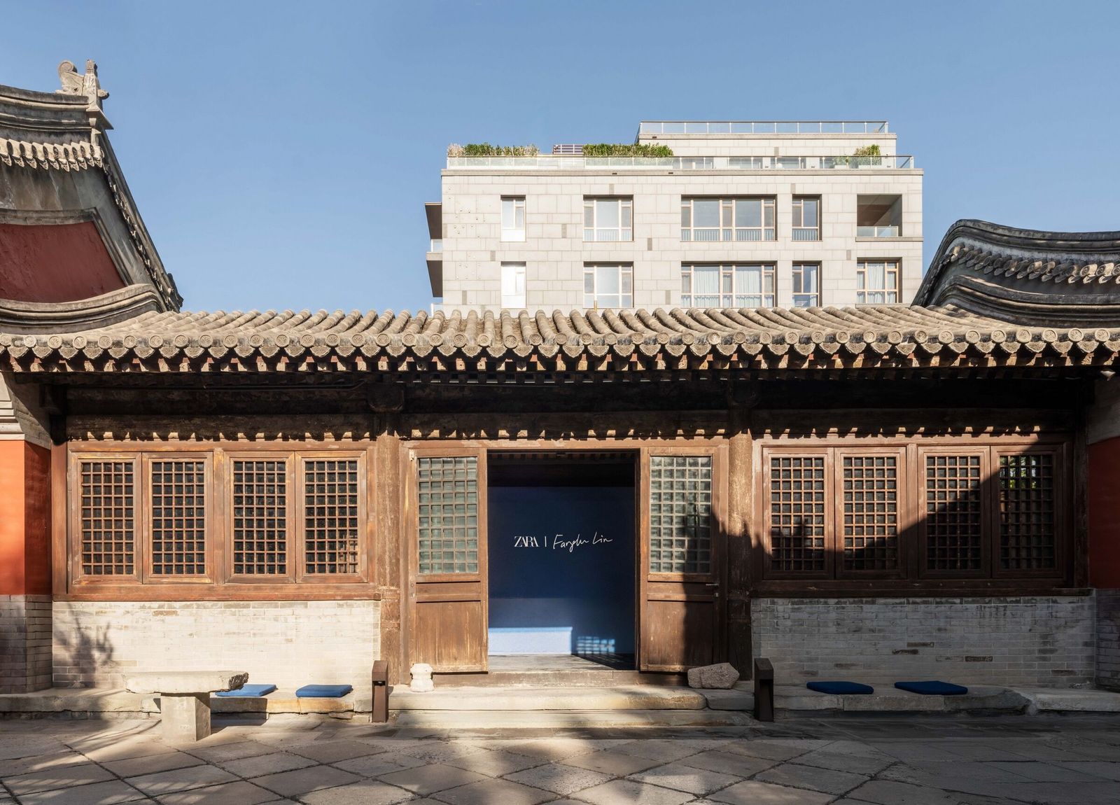 The Invisible Stitch: Zara’s Minimalist Dialogue with Beijing’s Ancient Hutongs