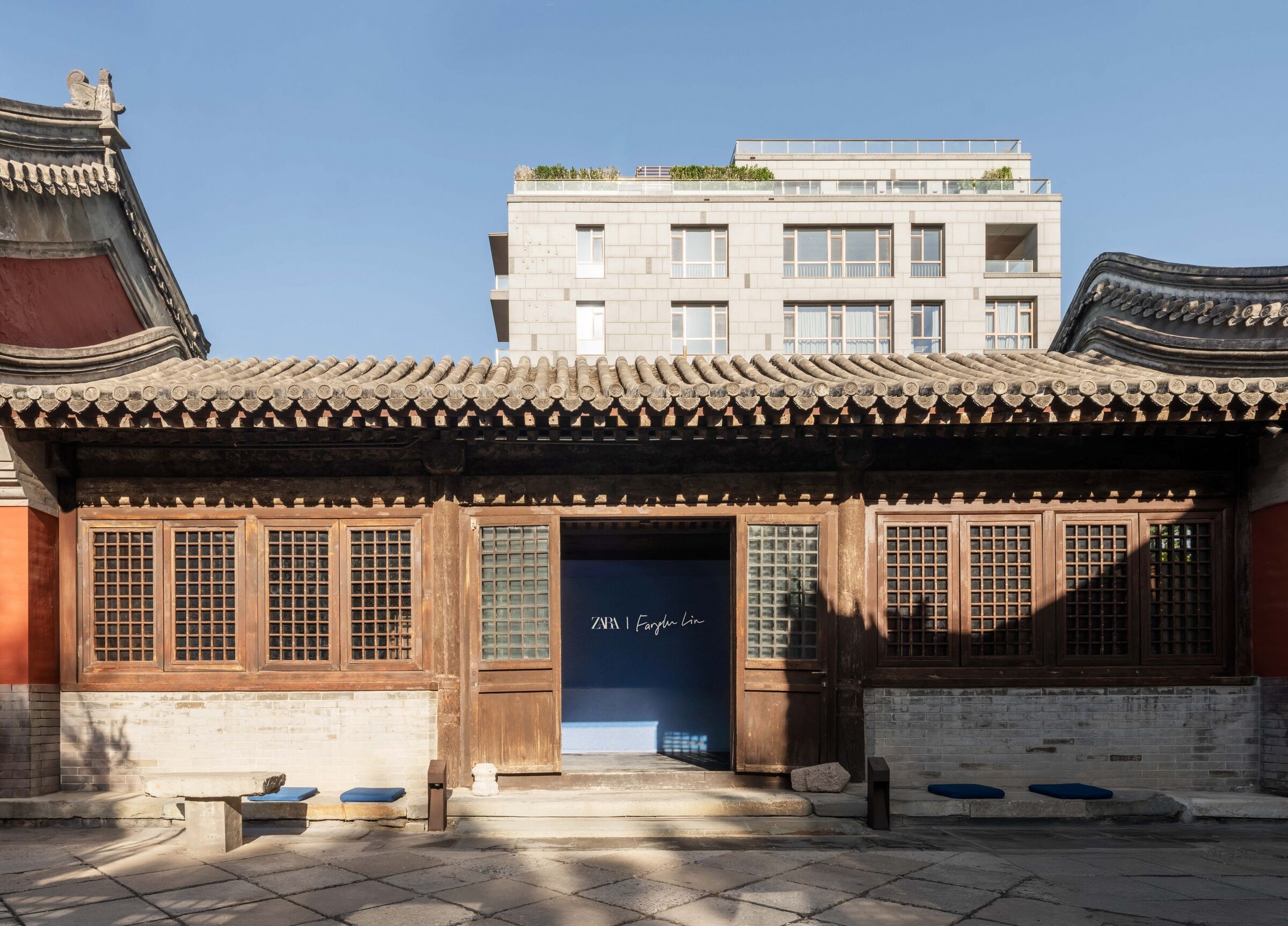 The Invisible Stitch: Zara’s Minimalist Dialogue with Beijing’s Ancient Hutongs