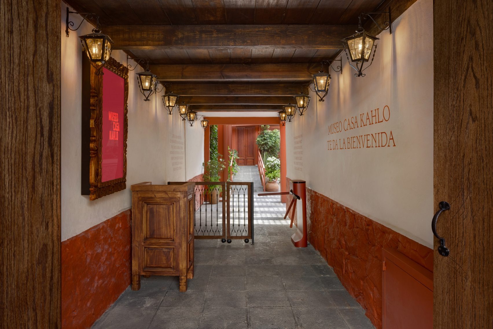 The Red House Awakening: Mariana Doet Zepeda Orozco Unveils the Private World of Frida
