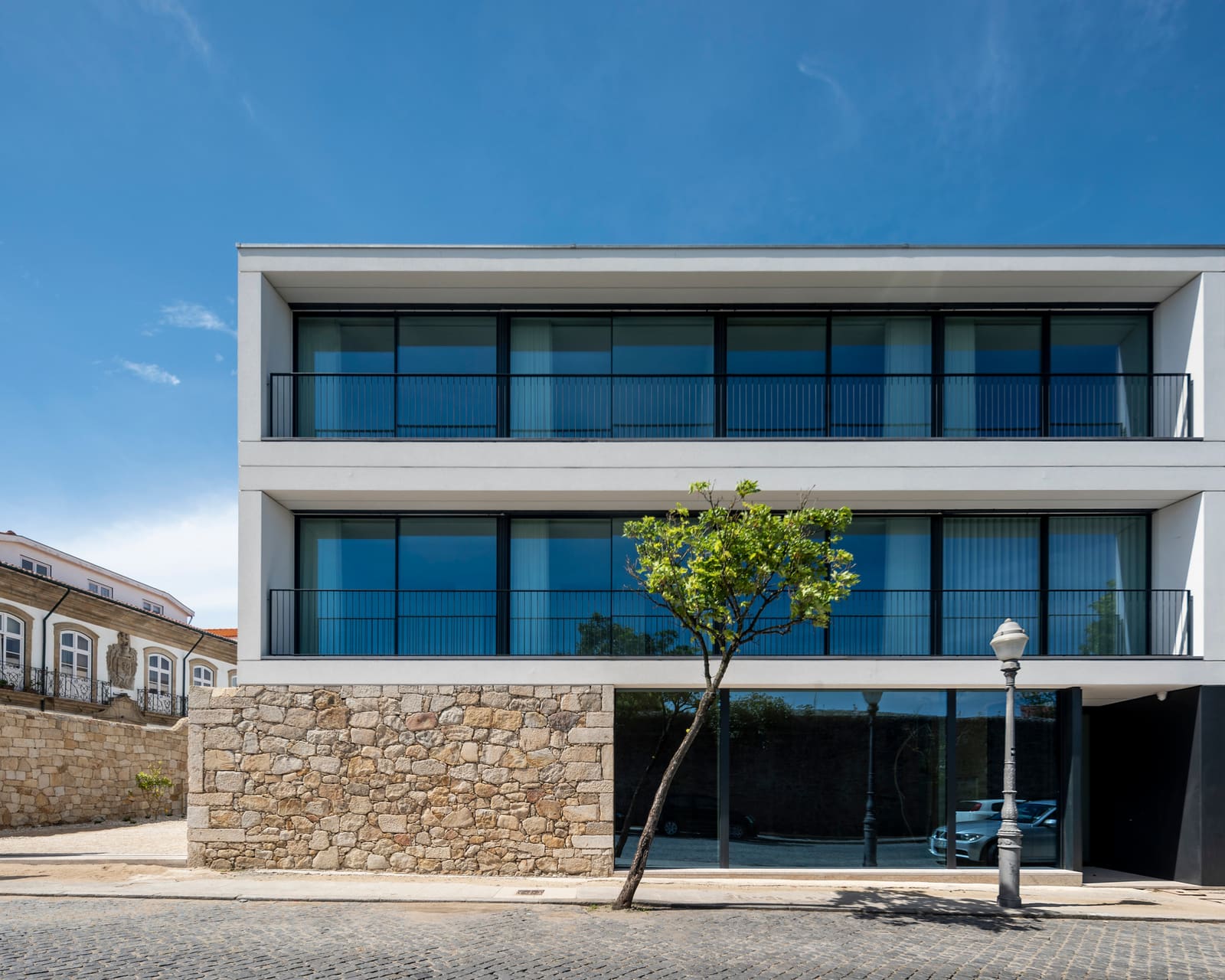 How Collective Housing Adapts to Portugal's Northern Coast