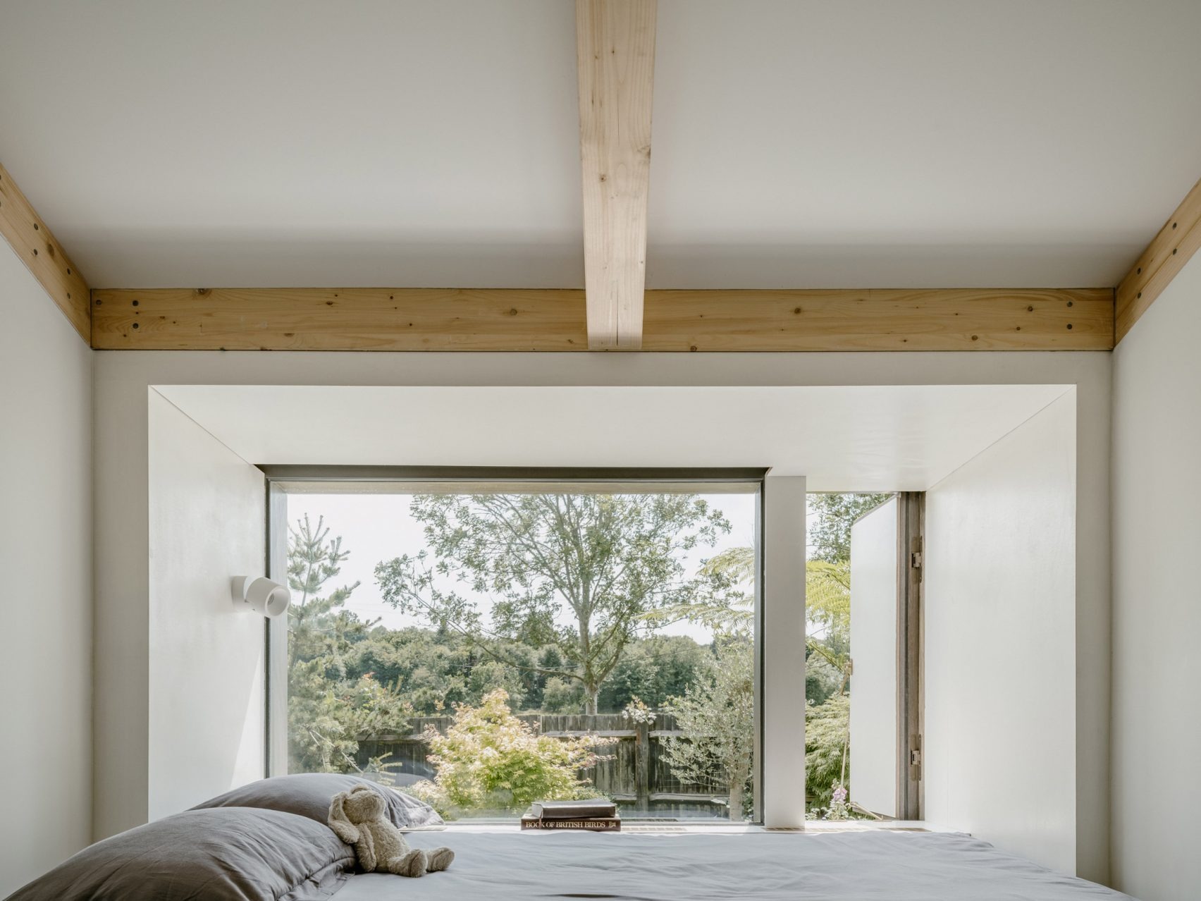 Amphibious Luxury: TiggColl Anchors a New Domestic Typology with the Float House