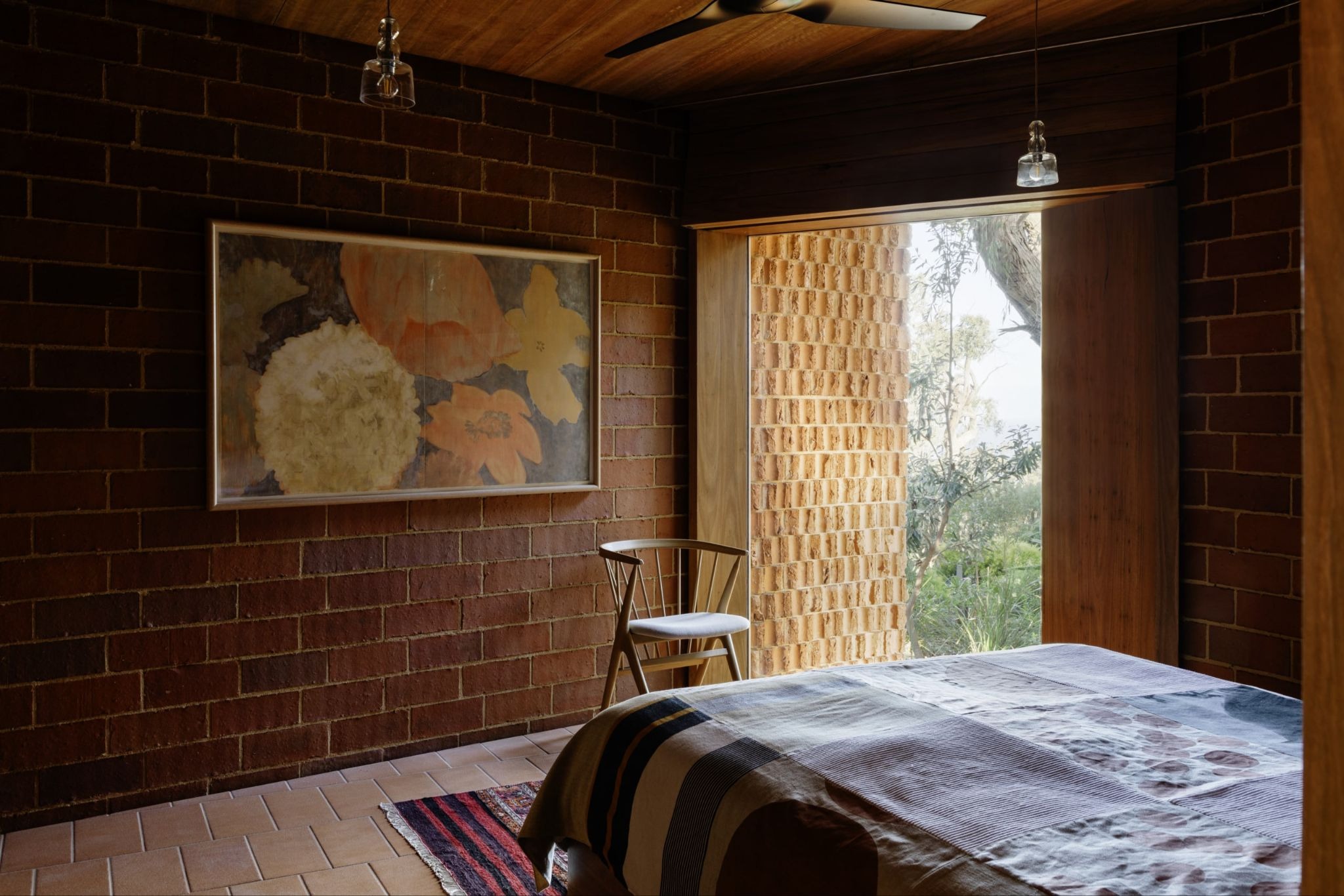 The Alchemist’s Kiln: Wardle’s Burnt Earth Beach House Rises from the Australian Soil