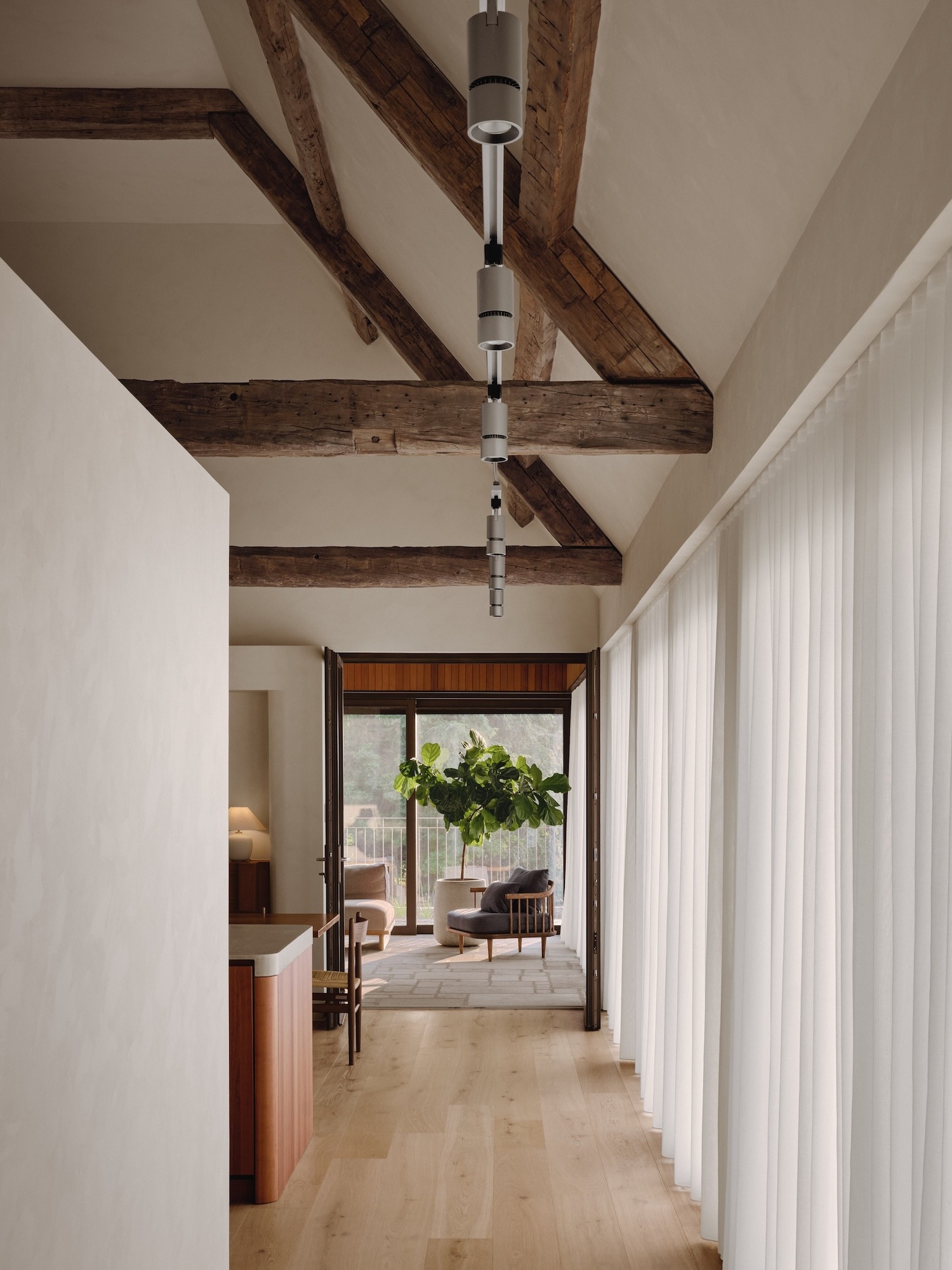 BROM: A Culinary Interior Shaped by Warmth, Precision, and Quebecois Sensibility