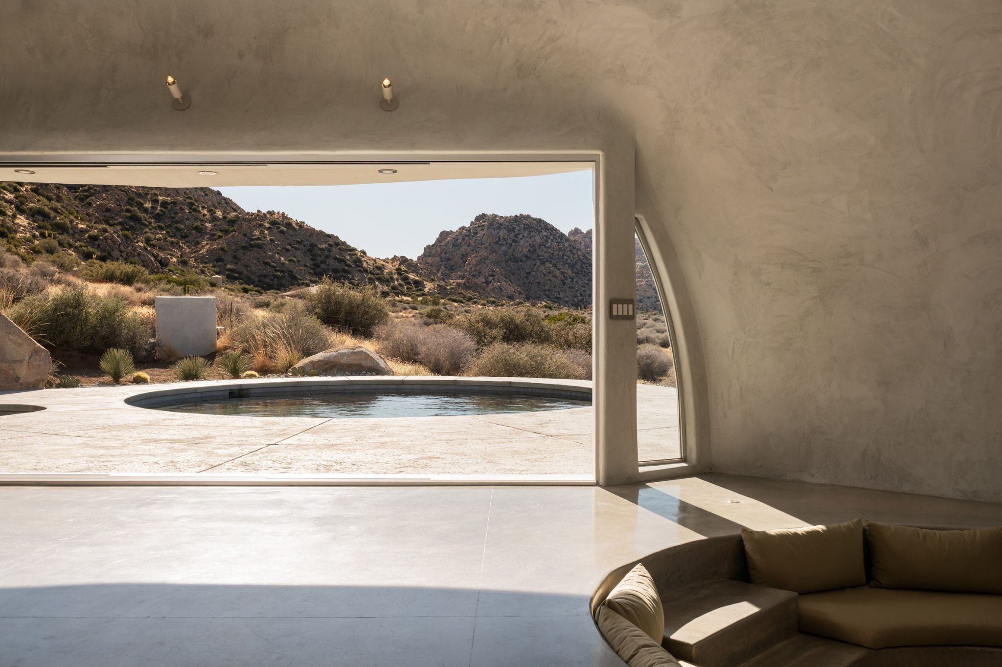 HATA: Anastasiya Dudik’s Sculptural Domed Home Reimagines California Living
