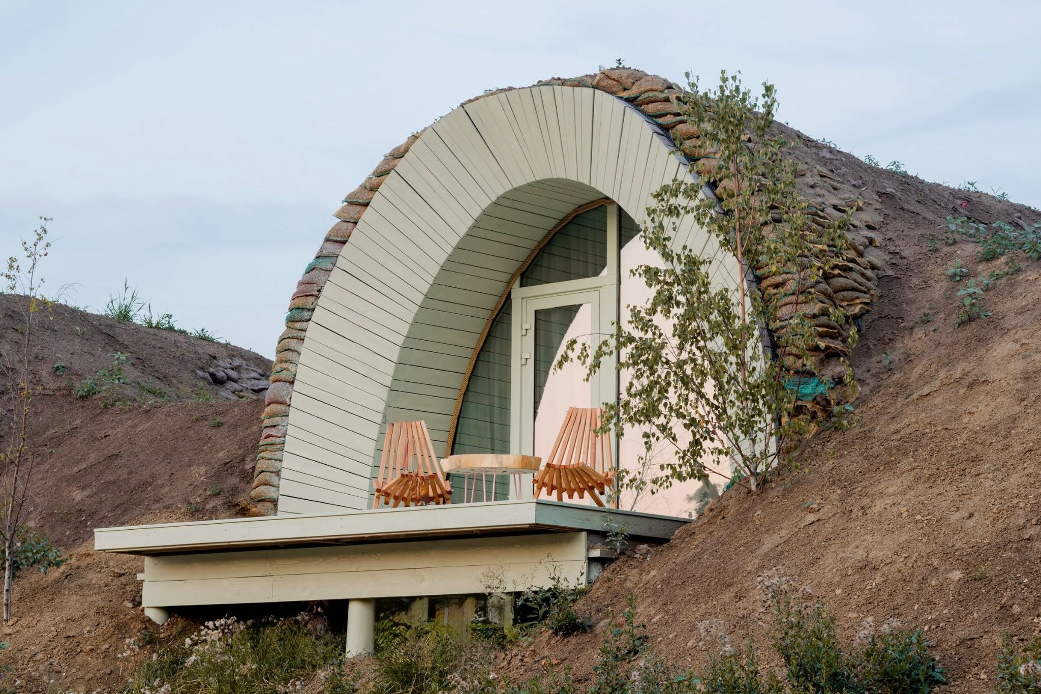 LH47 ARCH Buries a Modern Fairytale Beneath the Moldovan Hills