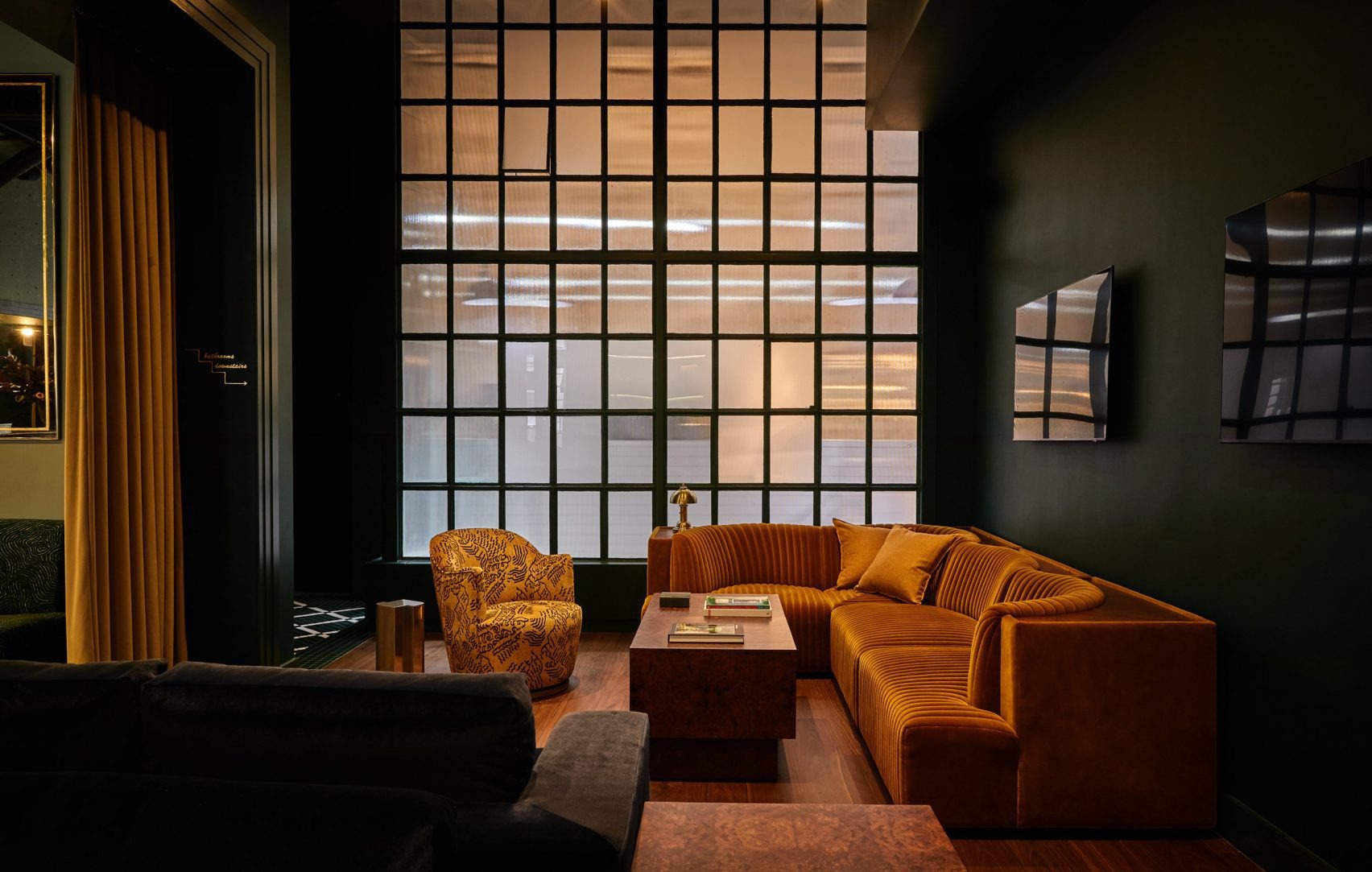 The Sober Labyrinth: Opa Architecture and Laube Studio Reclaim the Night in NYC