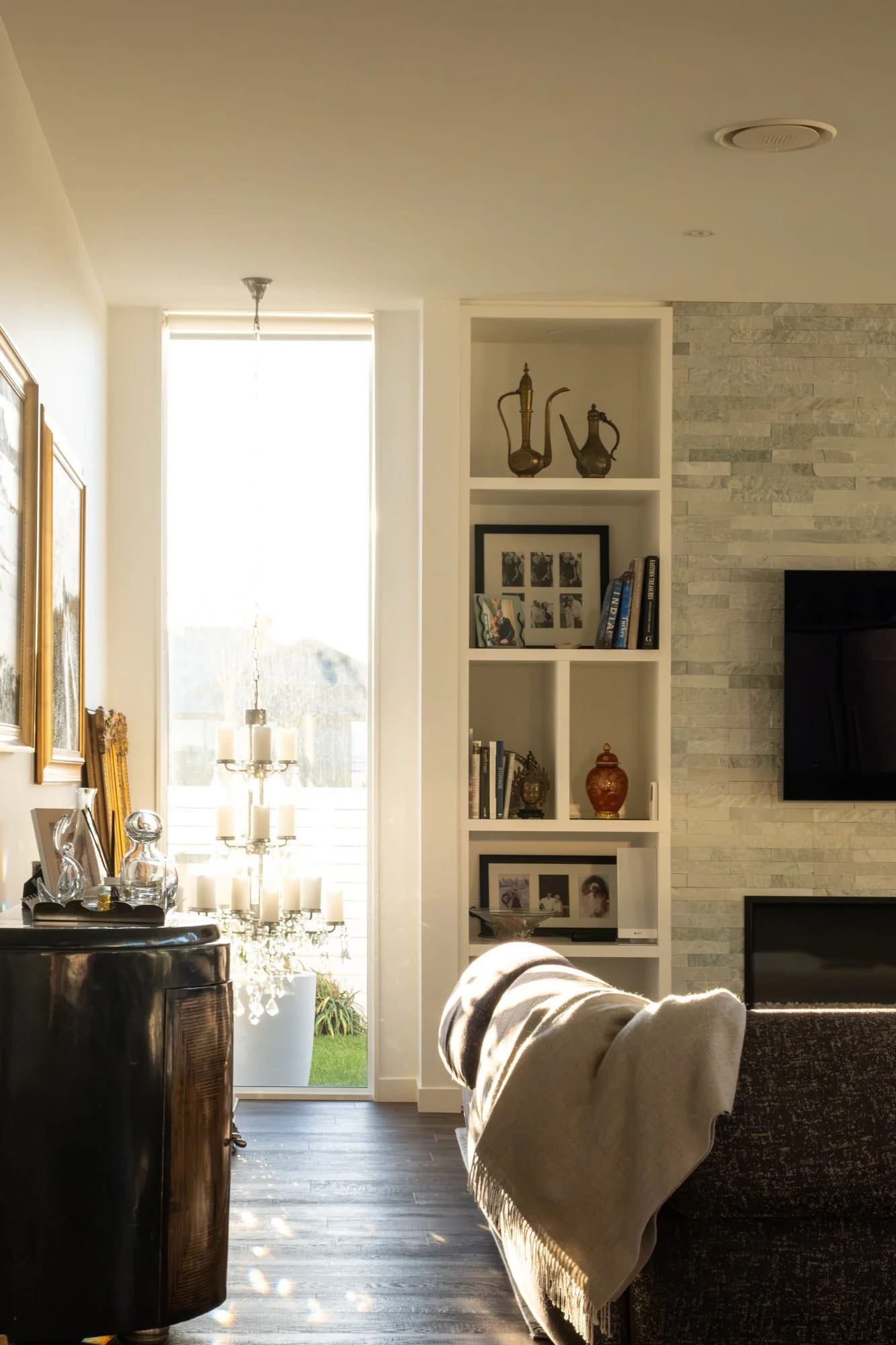 The New Zealand Dream: Arkhē Architecture Channels Palm Springs Cool in a Gabled Masterpiece