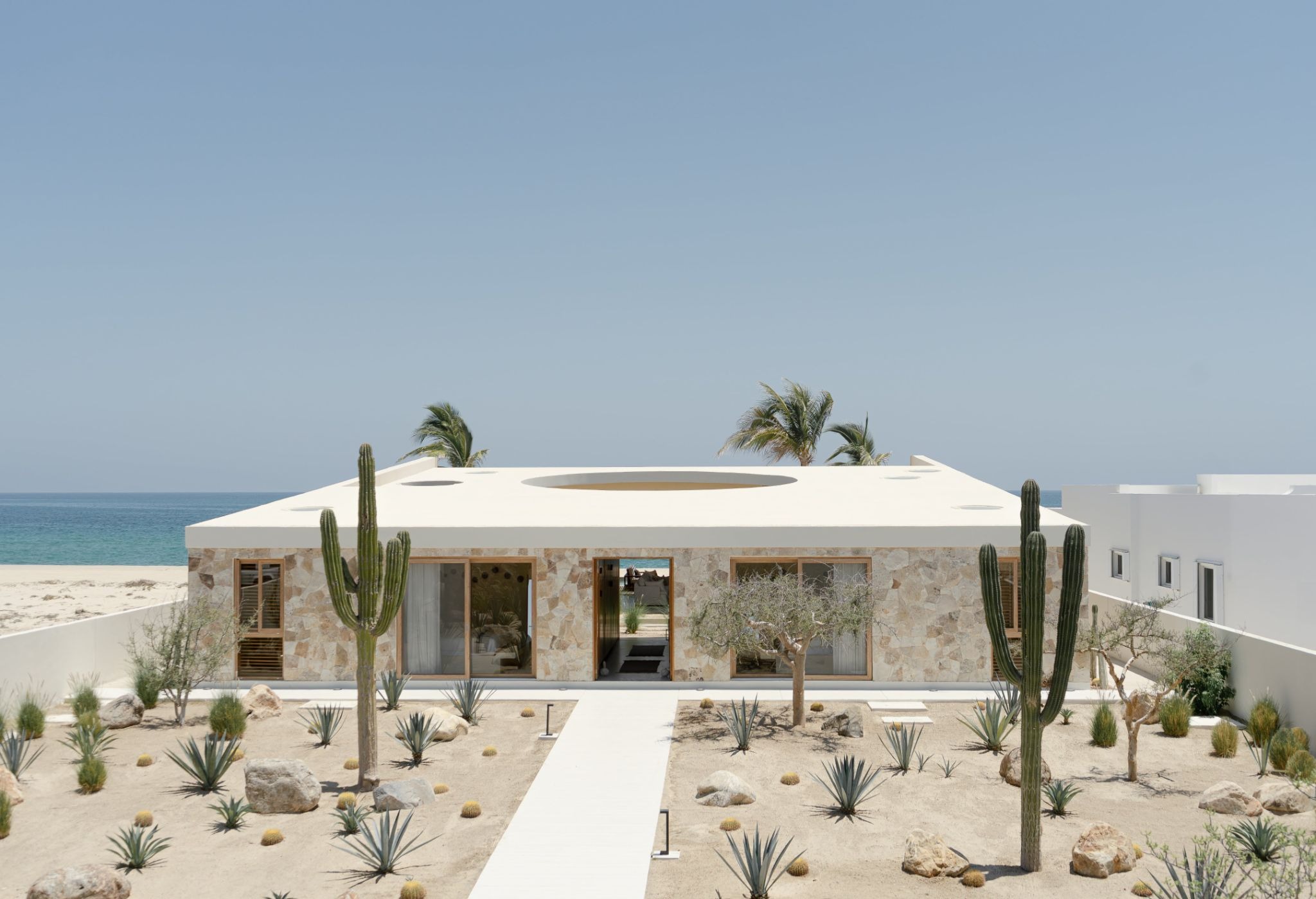 Casa Suna: A Home Shaped by Light and Stillness in La Ribera