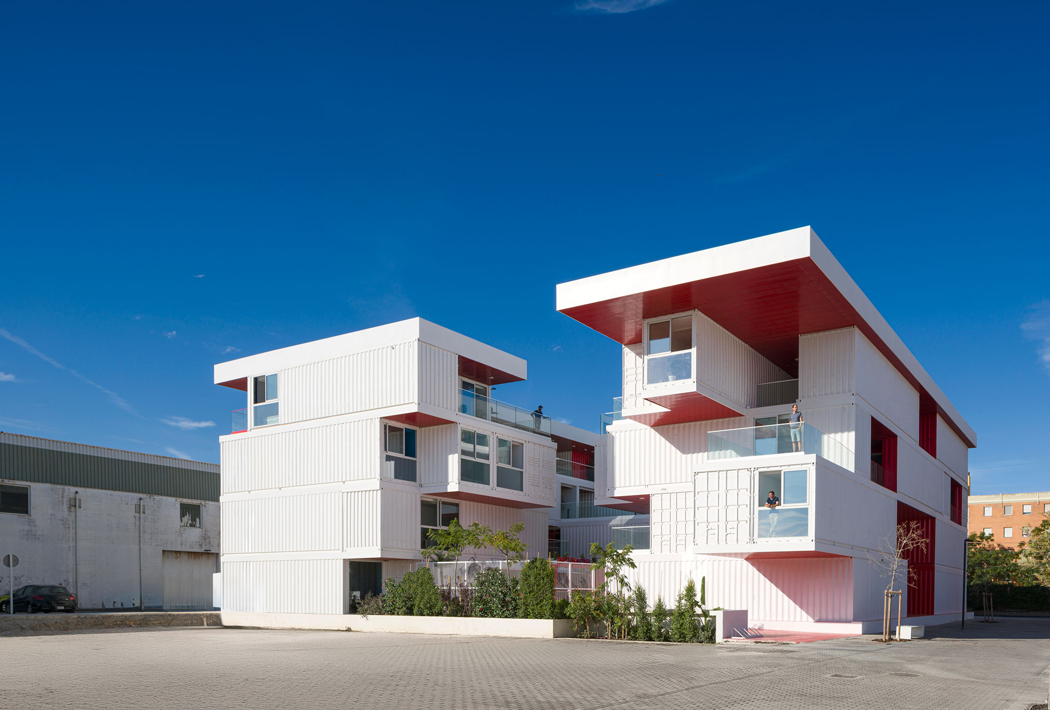 The Cargo of Ideas: Carquero Arquitectura Docks the "Incubazul" in Cadiz