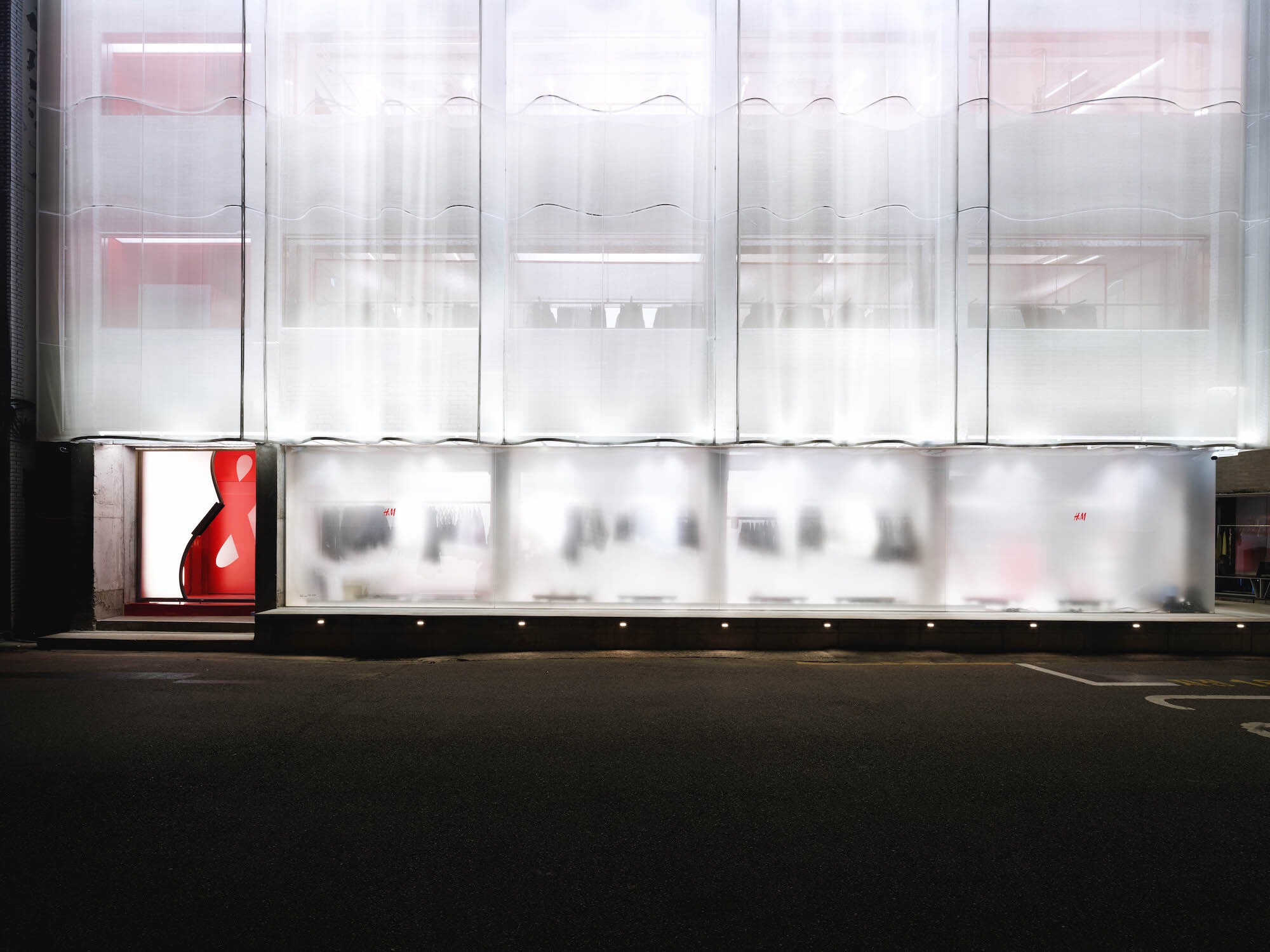The Theater of Raw Industry: SKYnoa Strips Back Retail for H&M Seongsu