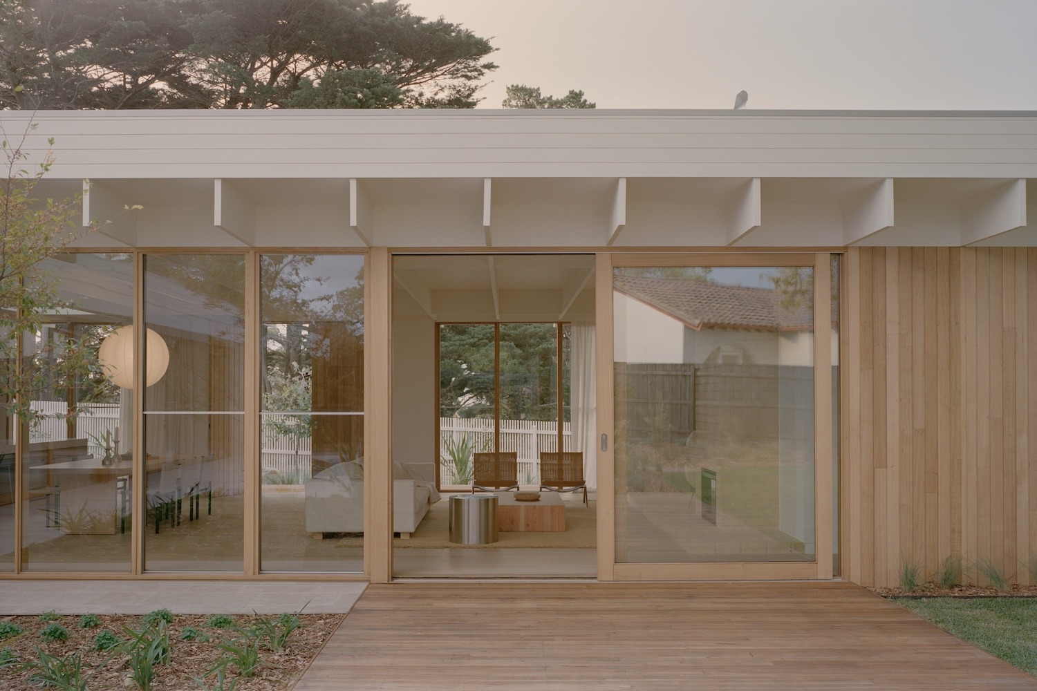 Mount Martha House II: A Coastal Home Shaped by Light, Privacy, and Quiet Continuity