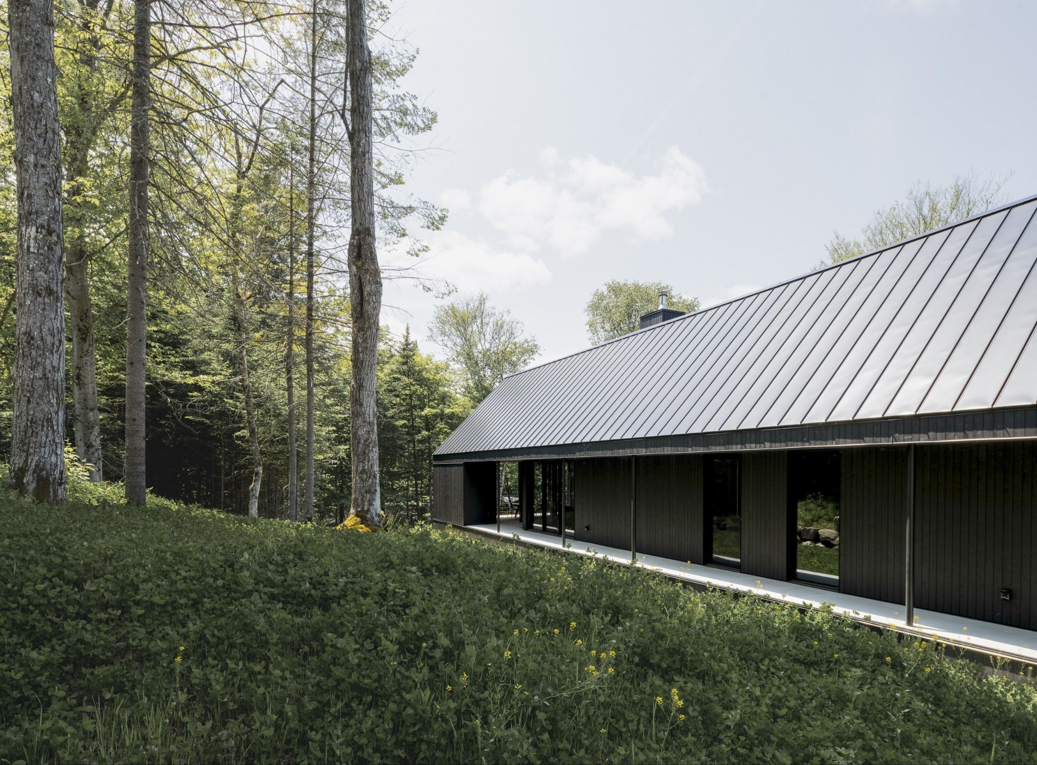 DKA Architects Composes a Rhythmic Sanctuary at Lac-Rougeaud