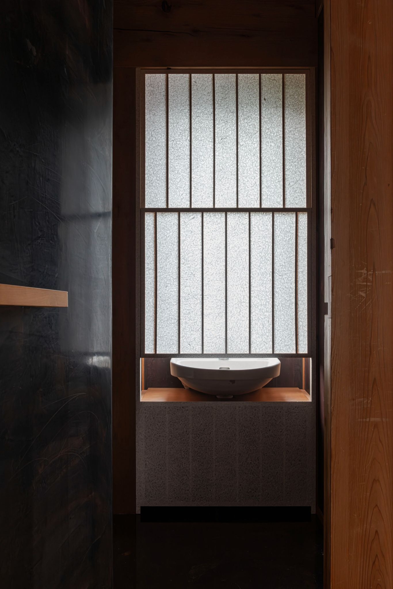 A Tokyo Narrative - The Symbolplus Office Harmonizes Modern Function with Timber History