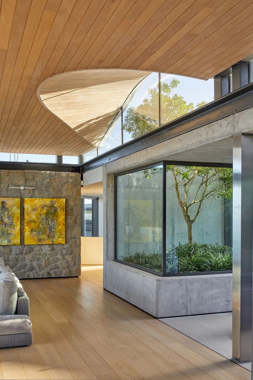Wave Villa: ARRCC’s Sculptural Concrete Roof Mirrors the Rhythms of Cape Town’s Atlantic Seaboard