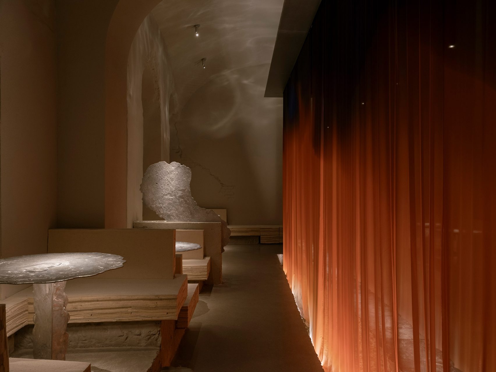 Onyx Æther: A Material Odyssey in the Heart of Budapest
