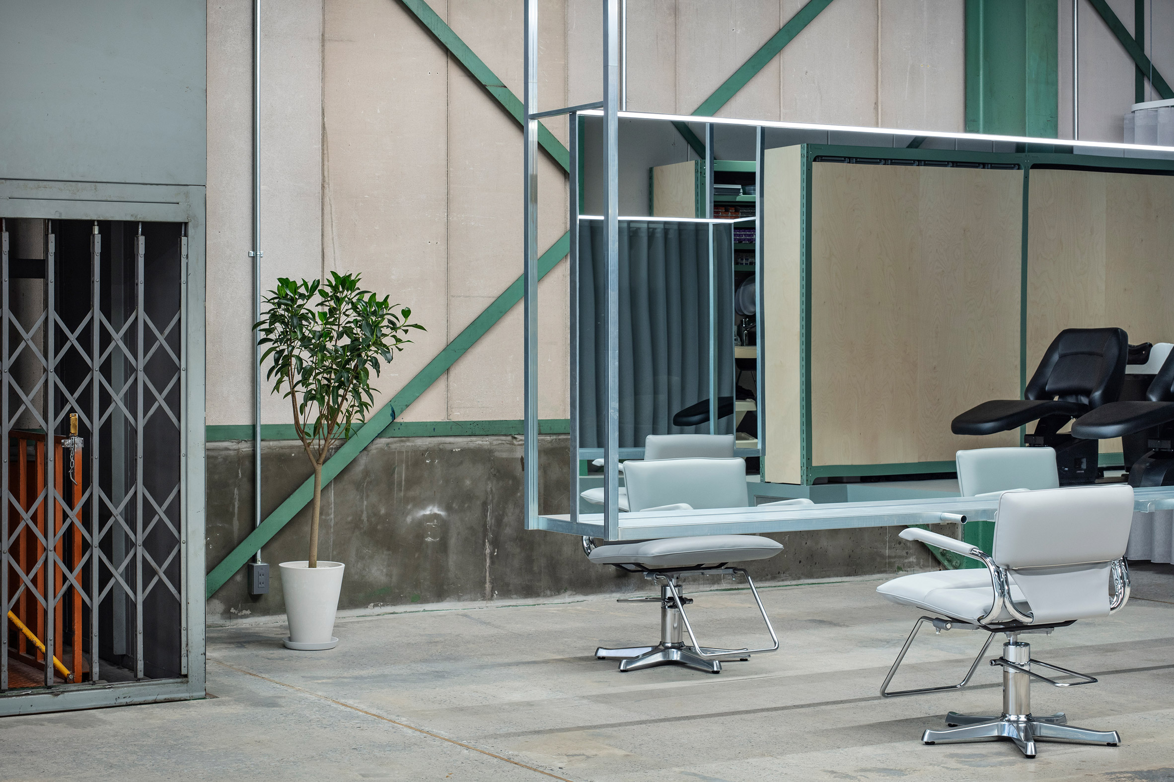 Where Beauty Meets Brutalism: Inside Tokyo’s Unravel Salon By Atelier Write