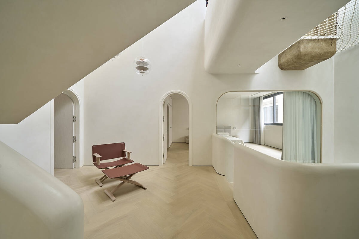 Casa Pura: Where Concrete Meets Conscience - The Art of Rustic Minimalism