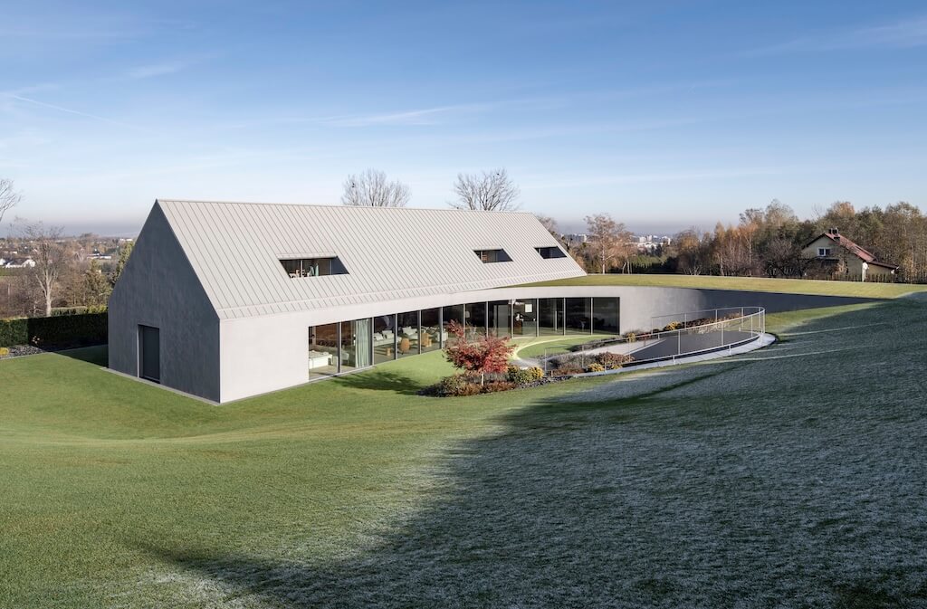Turning With The Mountain: Yaw House By KWK Promes