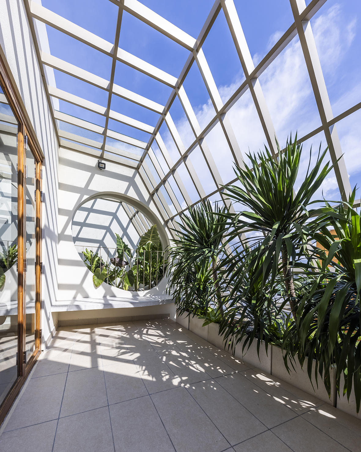 Living With Gaps And Green: Mochi House And The Architecture Of Embraced Imperfection