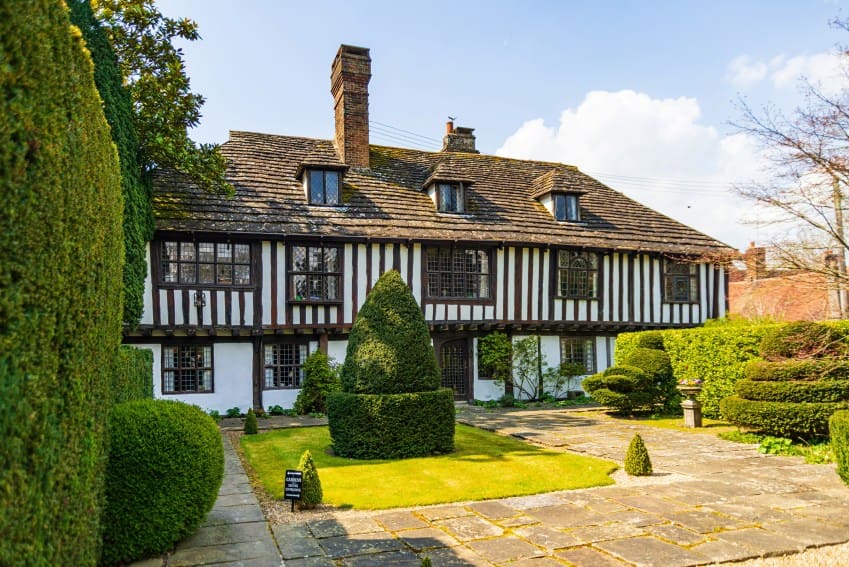 The Grammar of English Rooms: What Interior Design Reveals About National Character