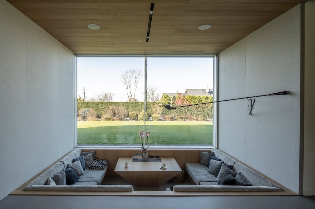 Turning With The Mountain: Yaw House By KWK Promes