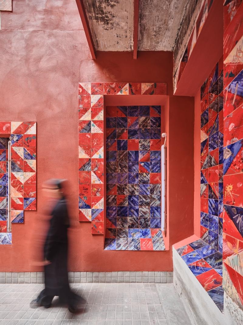 Fired in the Kiln of Memory: MIAS Architects Weaves Community Identity into Barcelona Social Housing with Bespoke Ceramics