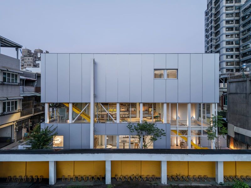 When a Dead End Becomes an Asset: Designing for Constrained Urban Sites