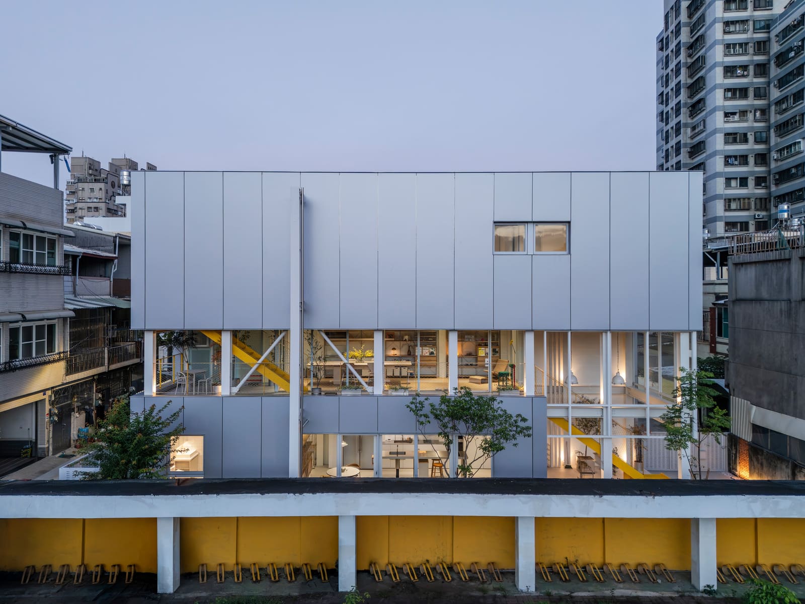 When a Dead End Becomes an Asset: Designing for Constrained Urban Sites