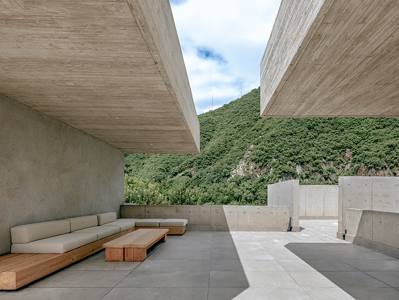 Architecture in Dialogue with Village Life: Riverside House by Xiān Architects