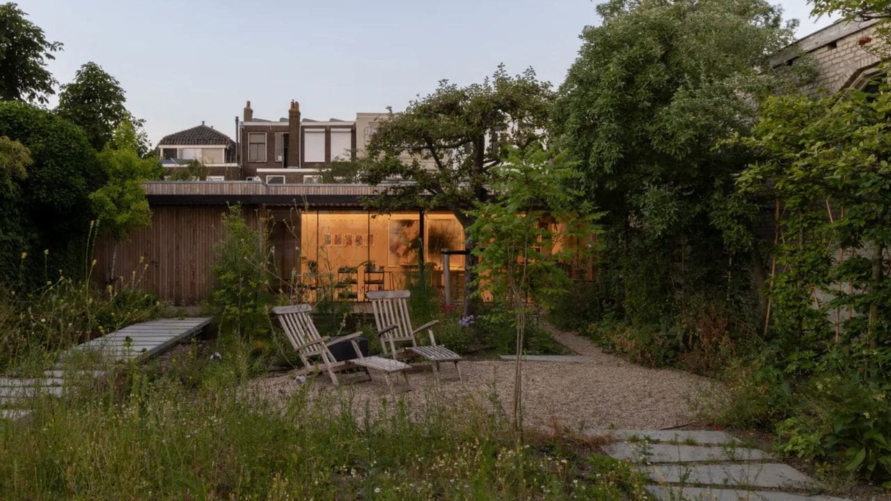 How a Douglas Fir Studio Transformed a Delft Garden Into an Artist's Refuge