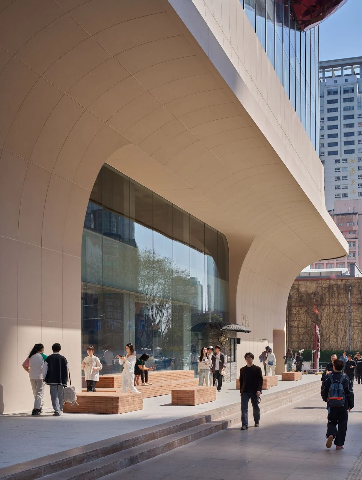 Zara Nanjing Xinjiekou Flagship as an Urban Interior for the City